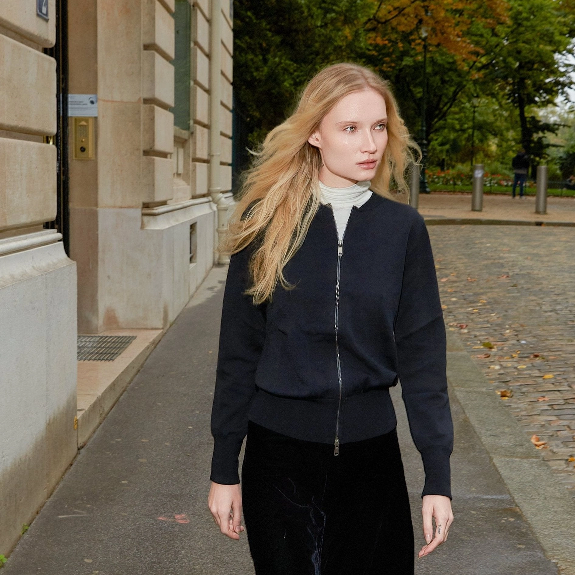 Layering Turtleneck | White Anti Static Fabric Summer Polo