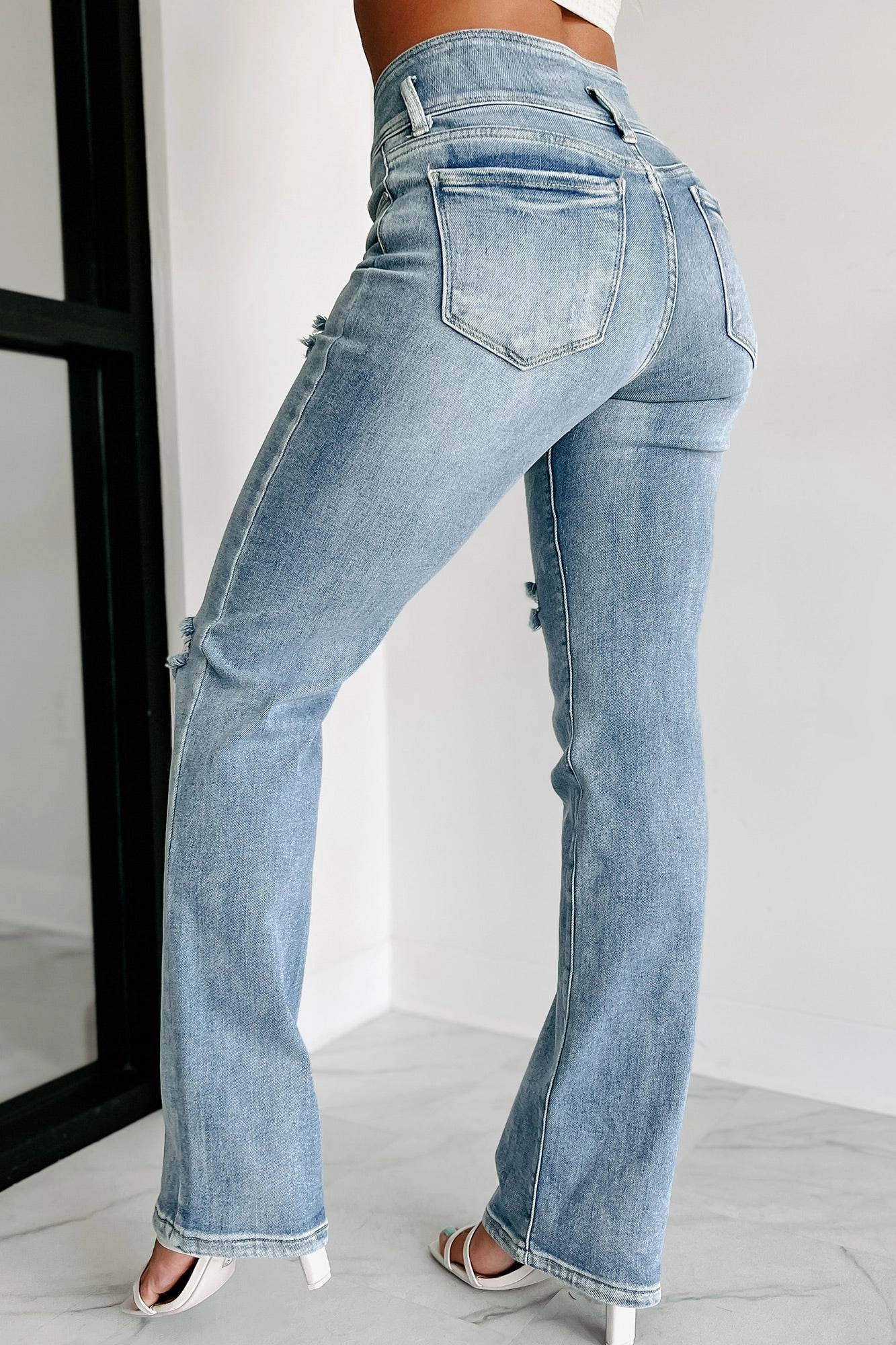 Forever Evolving High Rise Triple-Button Straight Leg Risen Jeans (Light) FlexibleCuffs