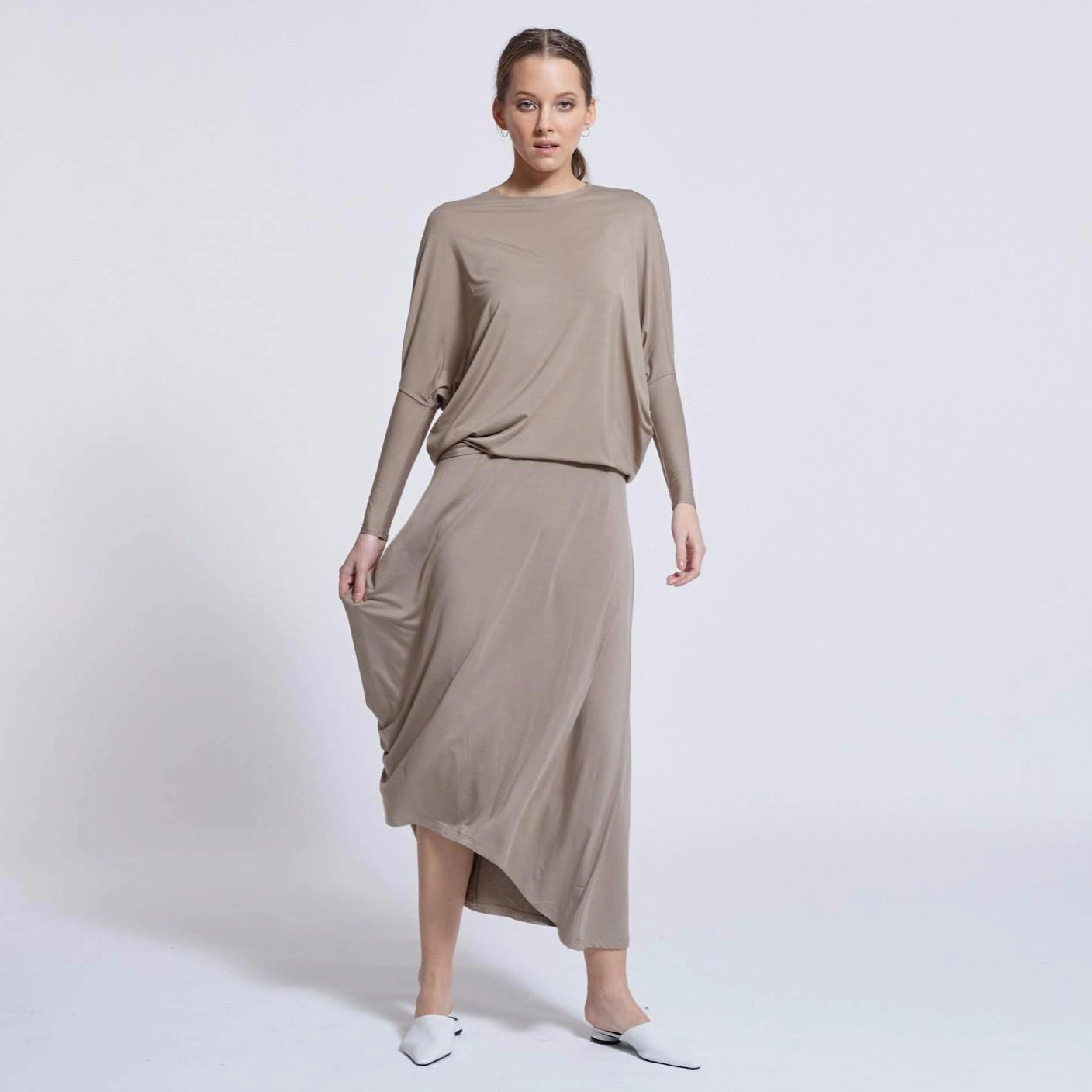 MultiFunctionalPockets Dolman Tee | Taupe