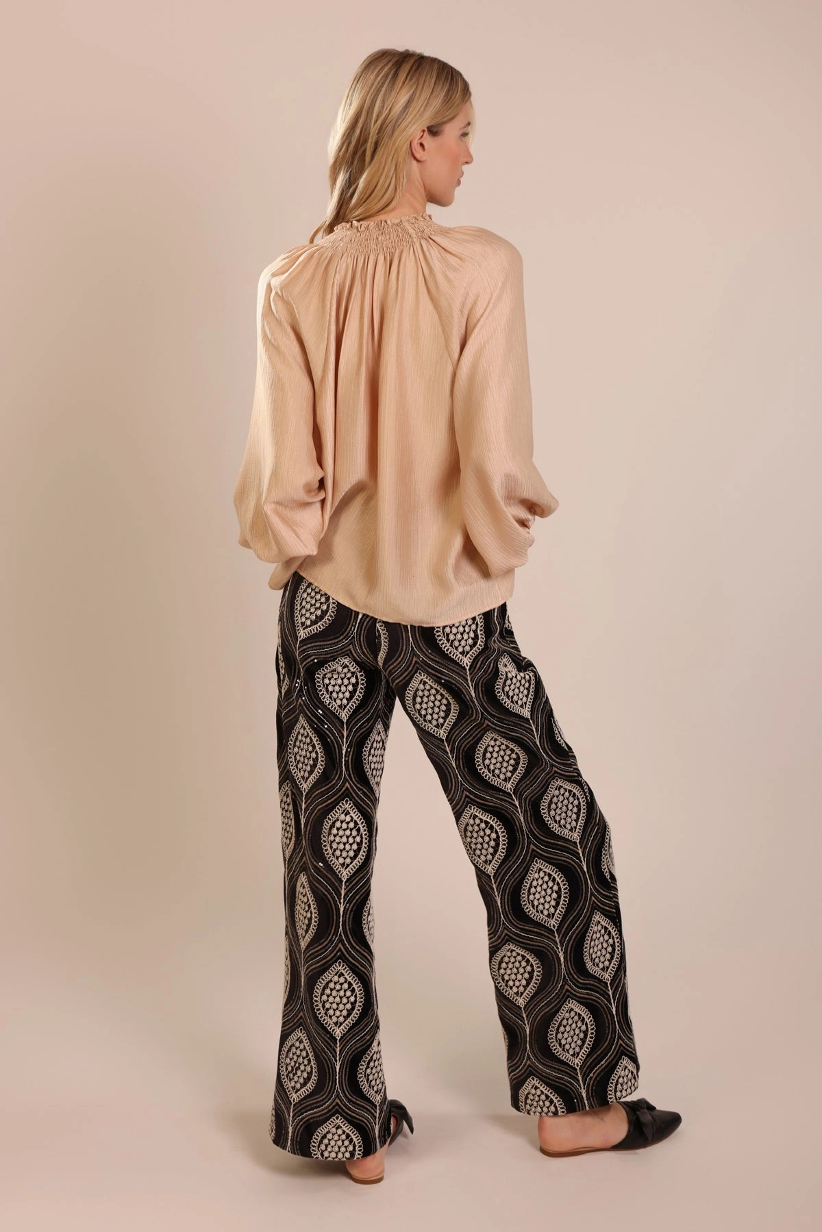 Madding Blouse in Cream Timeless Cut Printed Hoodie