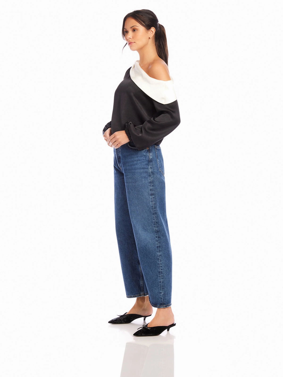 FlexibleSole Marisa One Shoulder Top in Black