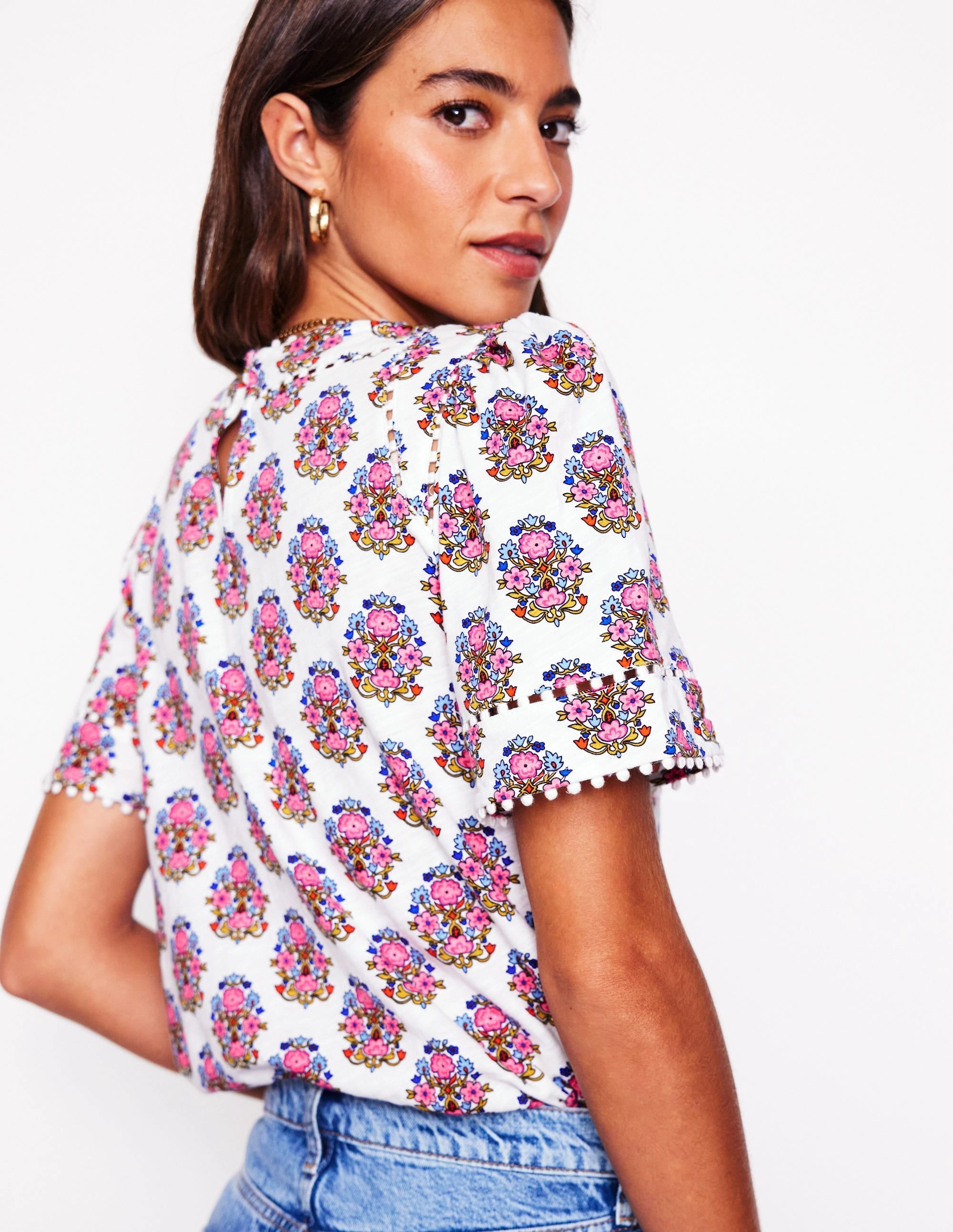 Mila Trim Detail Top-Ivory, Wildflower Stamp Shrinkage Prevention Treatment Durable Double Stitching