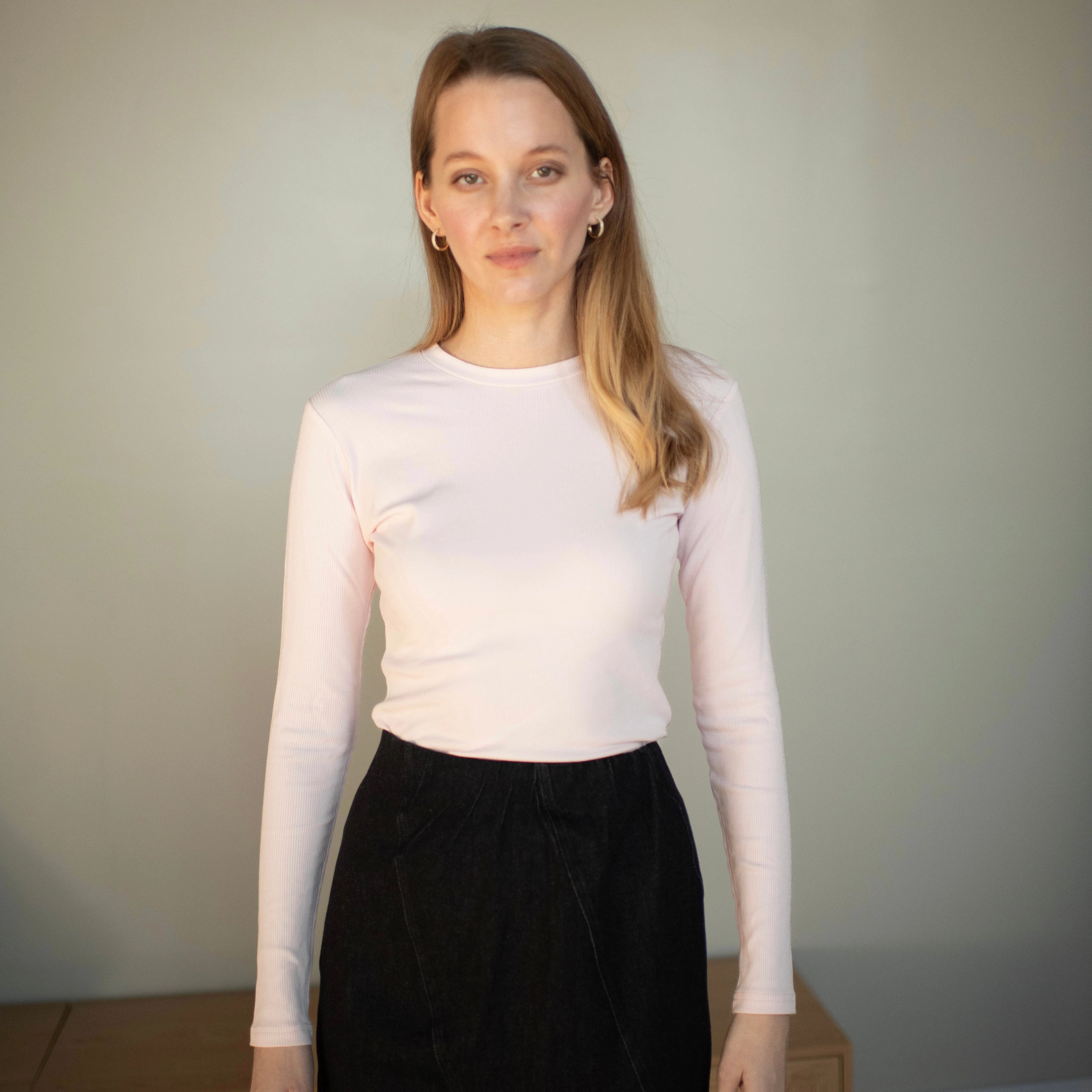 SeamlessSidePanels Non Closure Collar Ribbed Crewneck Tee | Light Pink