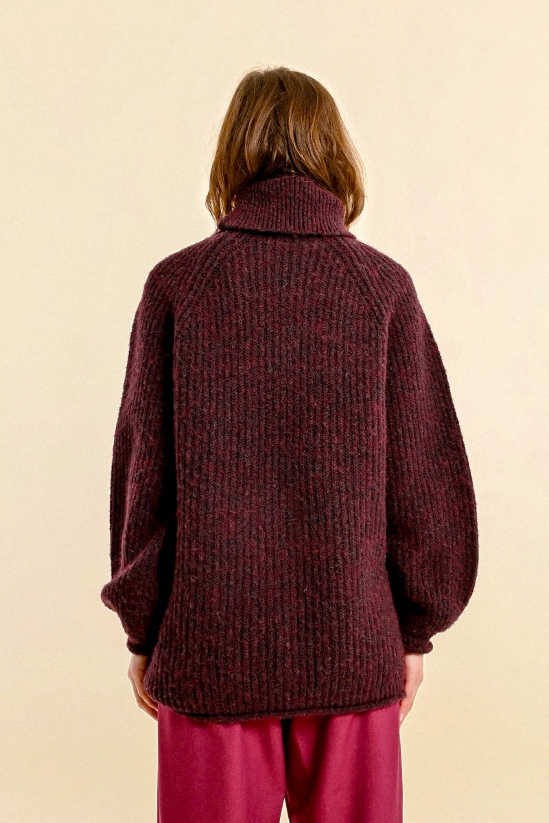 GarmentWashed Texture UV Protection Chunky Turtleneck Tunic Sweater in Marled Dark Red