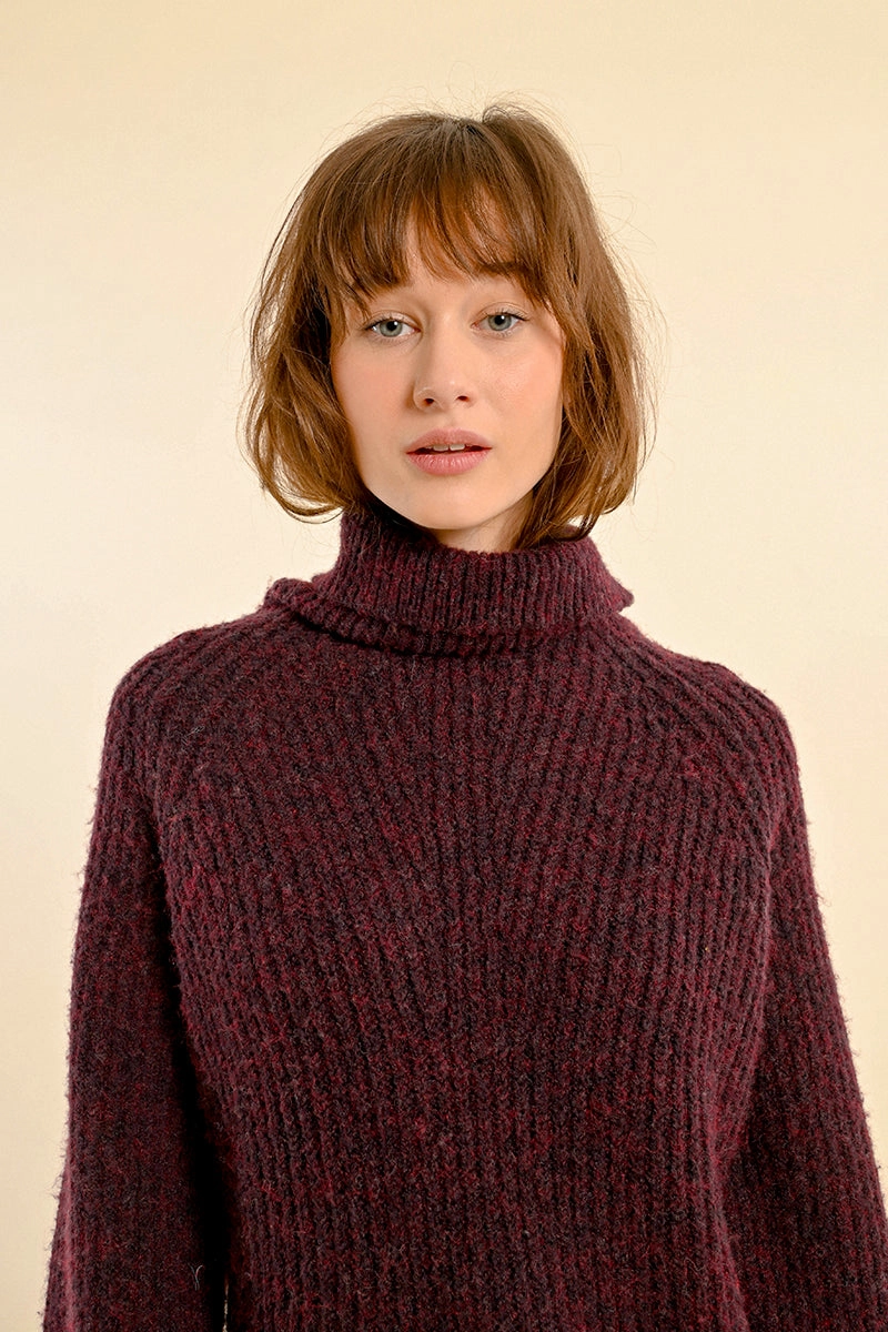 Chunky Turtleneck Tunic Sweater in Marled Dark Red Seamless construction MultiPurposeUtility