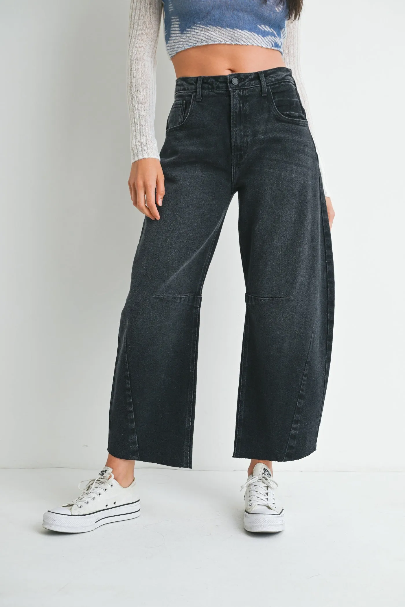 CAMI BLACK BARREL JEANS Minimalist Pocket Layout