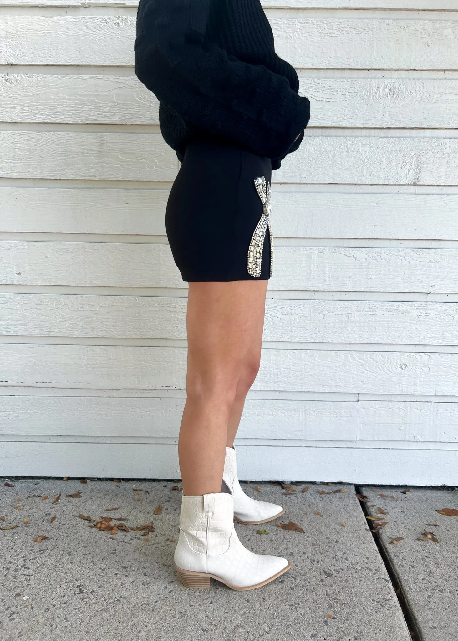 MAUDE MINI SKIRT Relaxed Vibes Glamorous Appeal