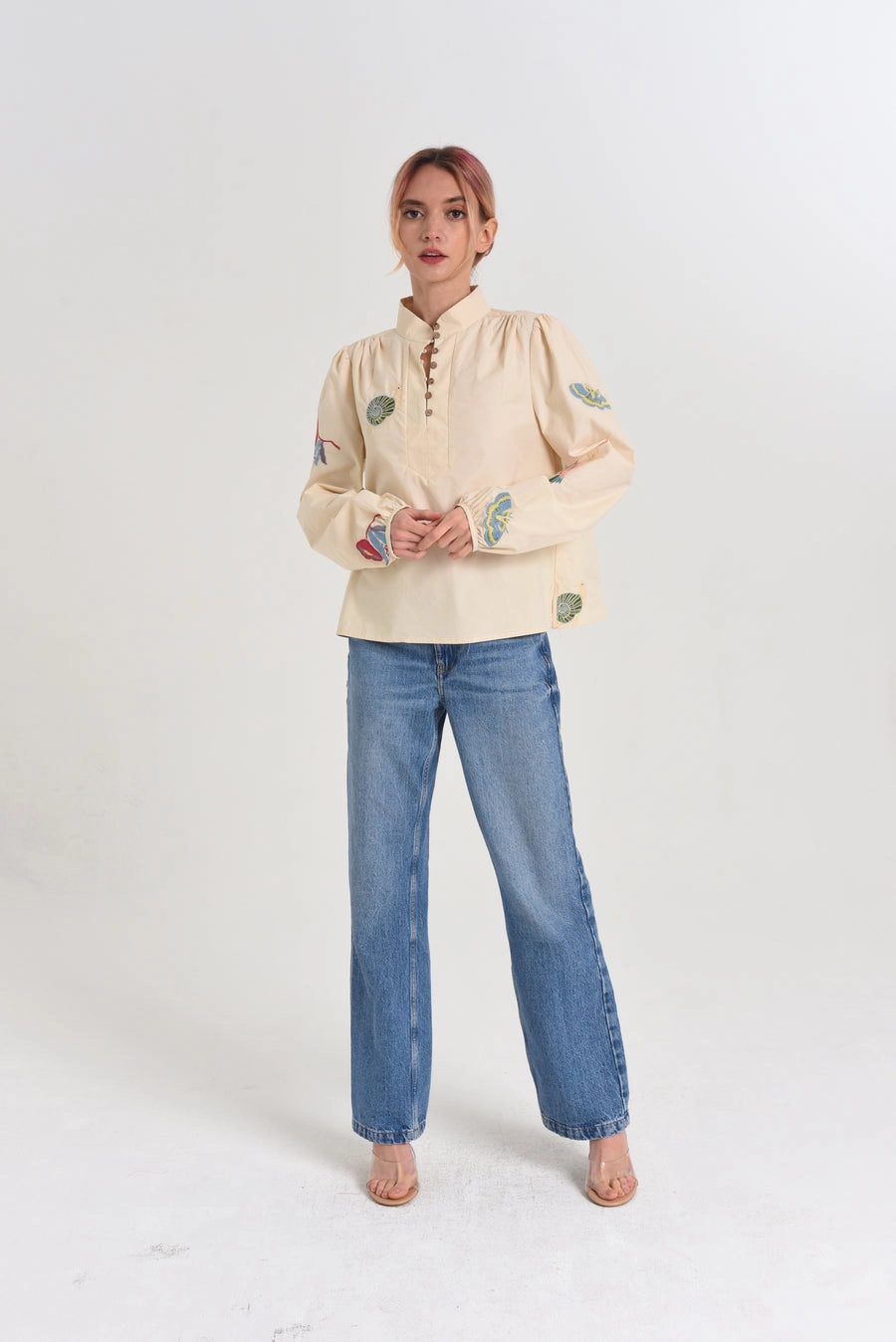 NonIrritatingSeams RollUpCuff Emmy Embroidered Parkscape Top in Cream