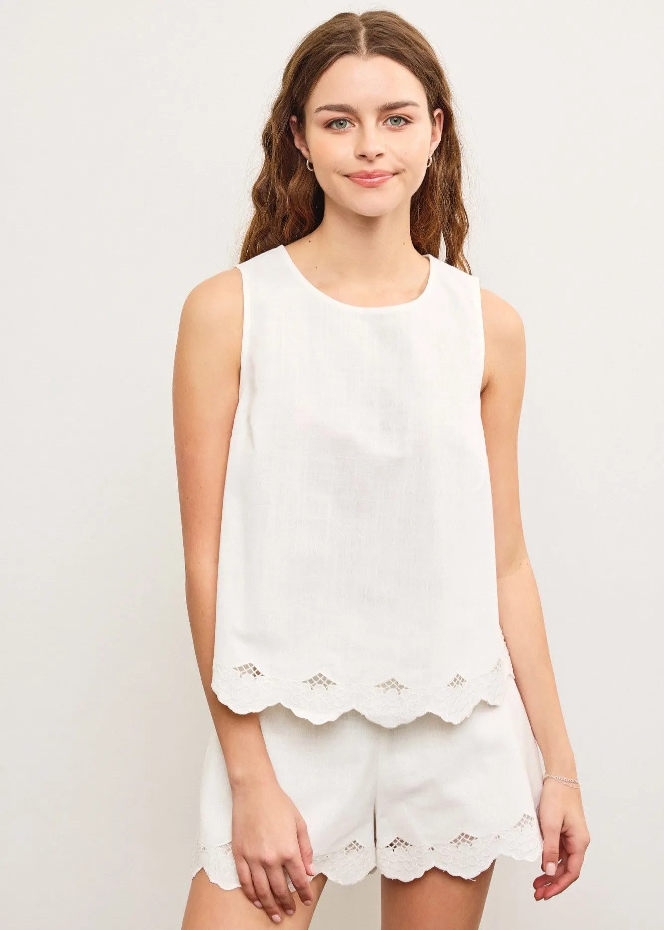 NORA SCALLOP EMBROIDERED EDGE TOP Placket Detailing WrinkleFree Structure