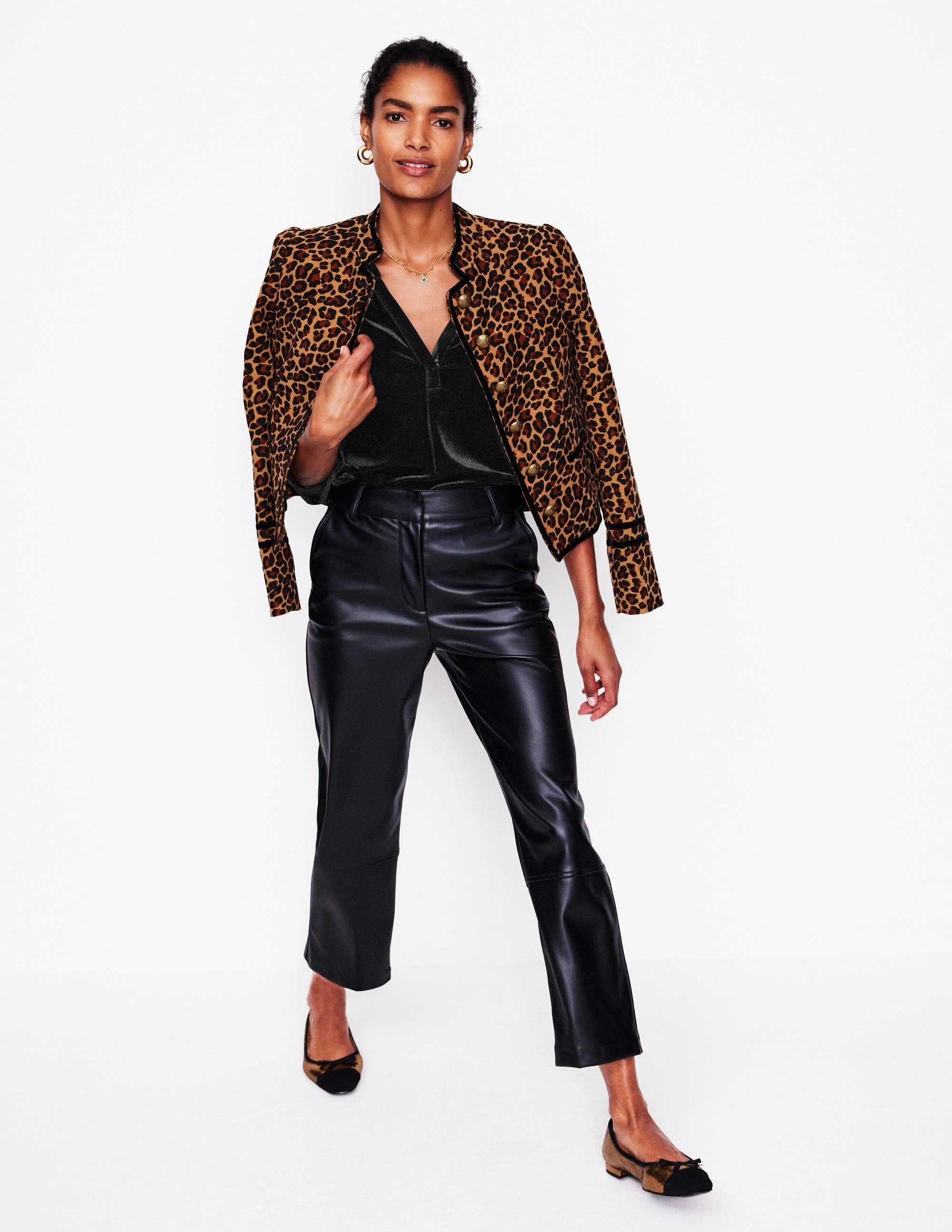 TaglessLabel HypoallergenicMaterial Notch Neck Frill Velvet Top-Black