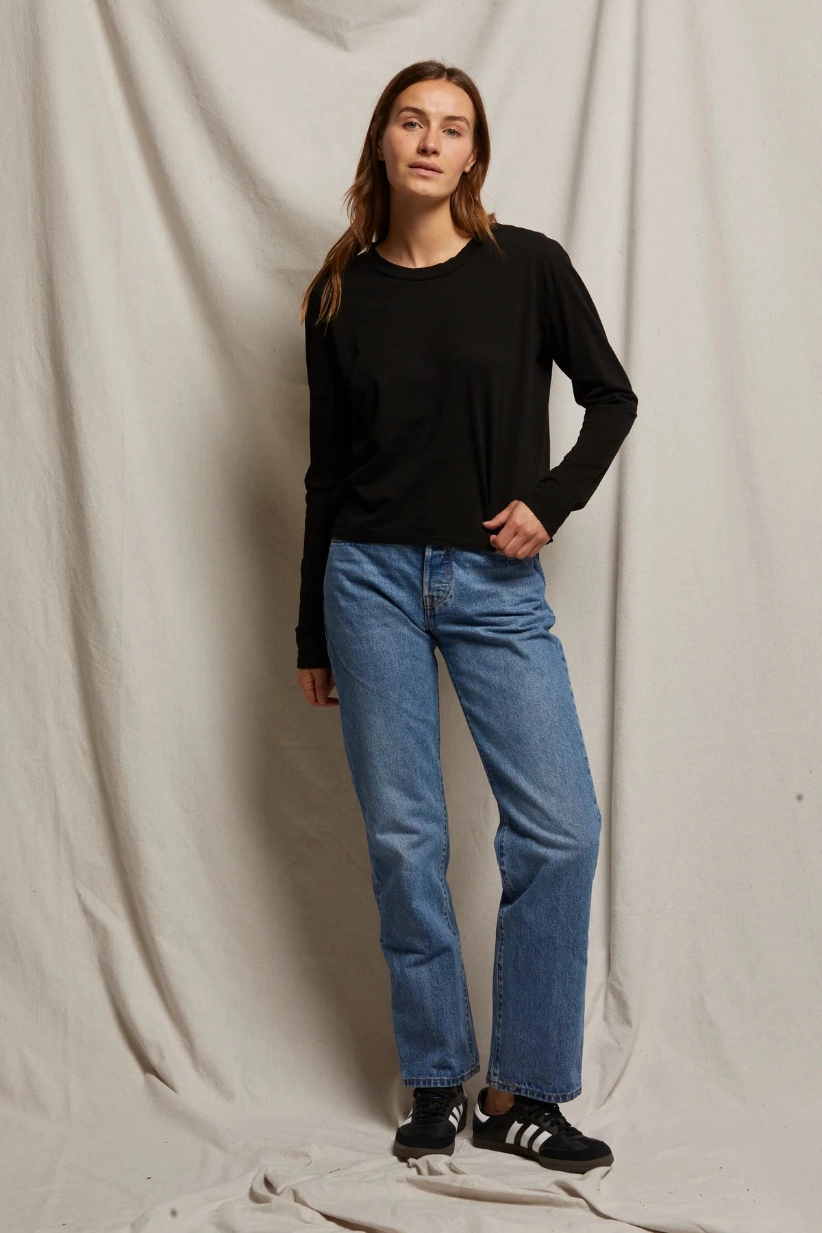 Quick Dry Performance Stain Resistant Treatment Axel Long Sleeve Boxy Crew Tee in True Black