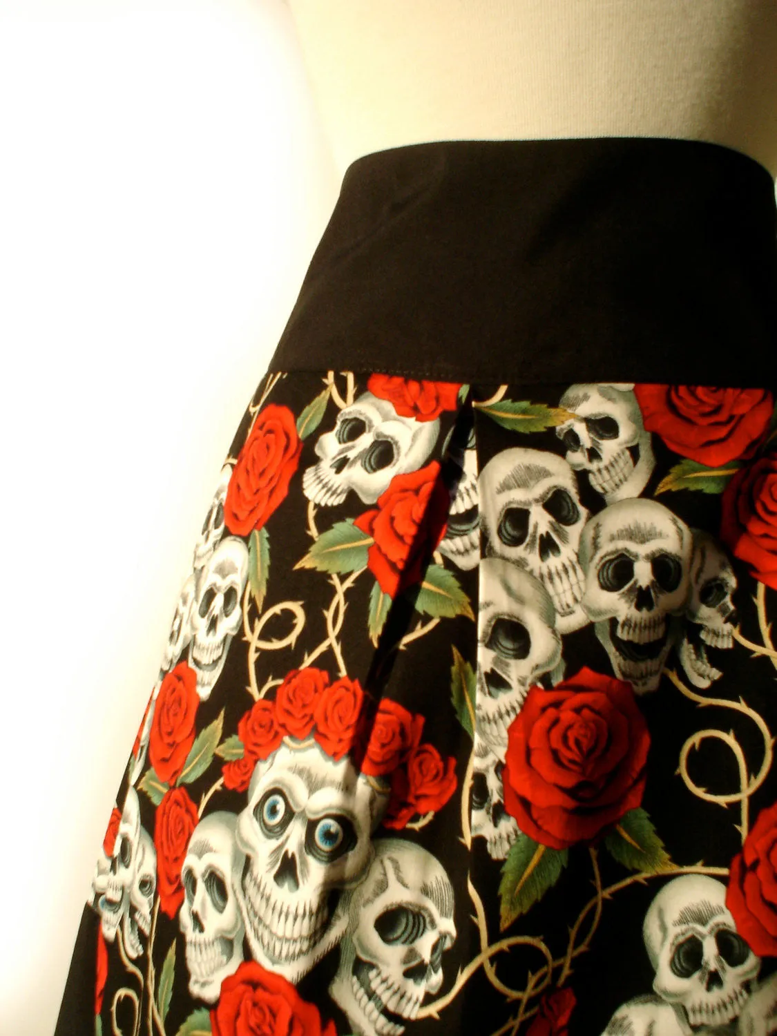 Sport Layer clean design Pinup Skulls and Roses Skirt(red roses) S-RS747