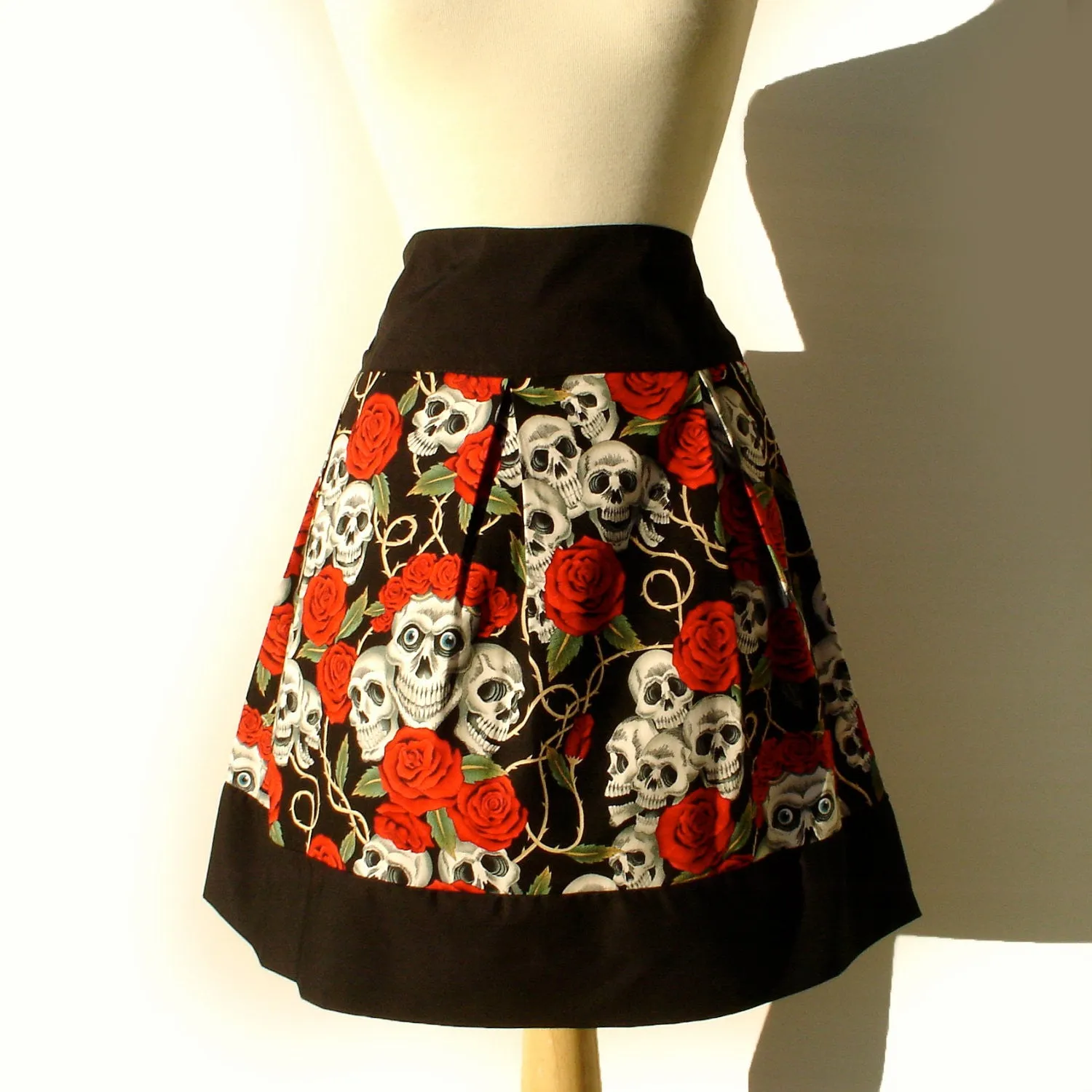 Pinup Skulls and Roses Skirt(red roses) S-RS747 Weekend Style
