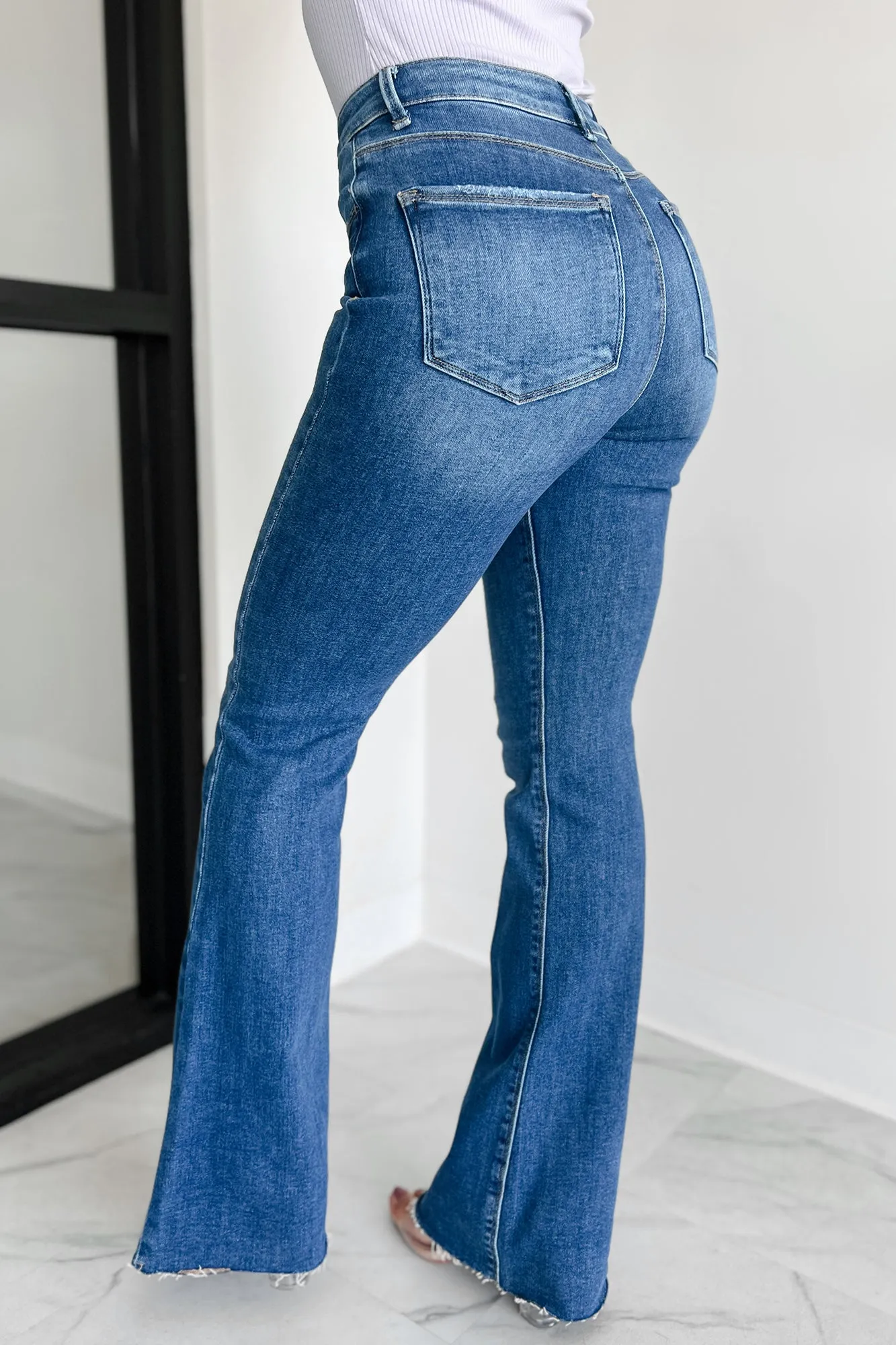 Spring Mood Outdoor Enthusiast Formal Fashion Lover Durable Minimalist Style Brynn High Rise Raw Cut Risen Non Distressed Jeans (Dark)