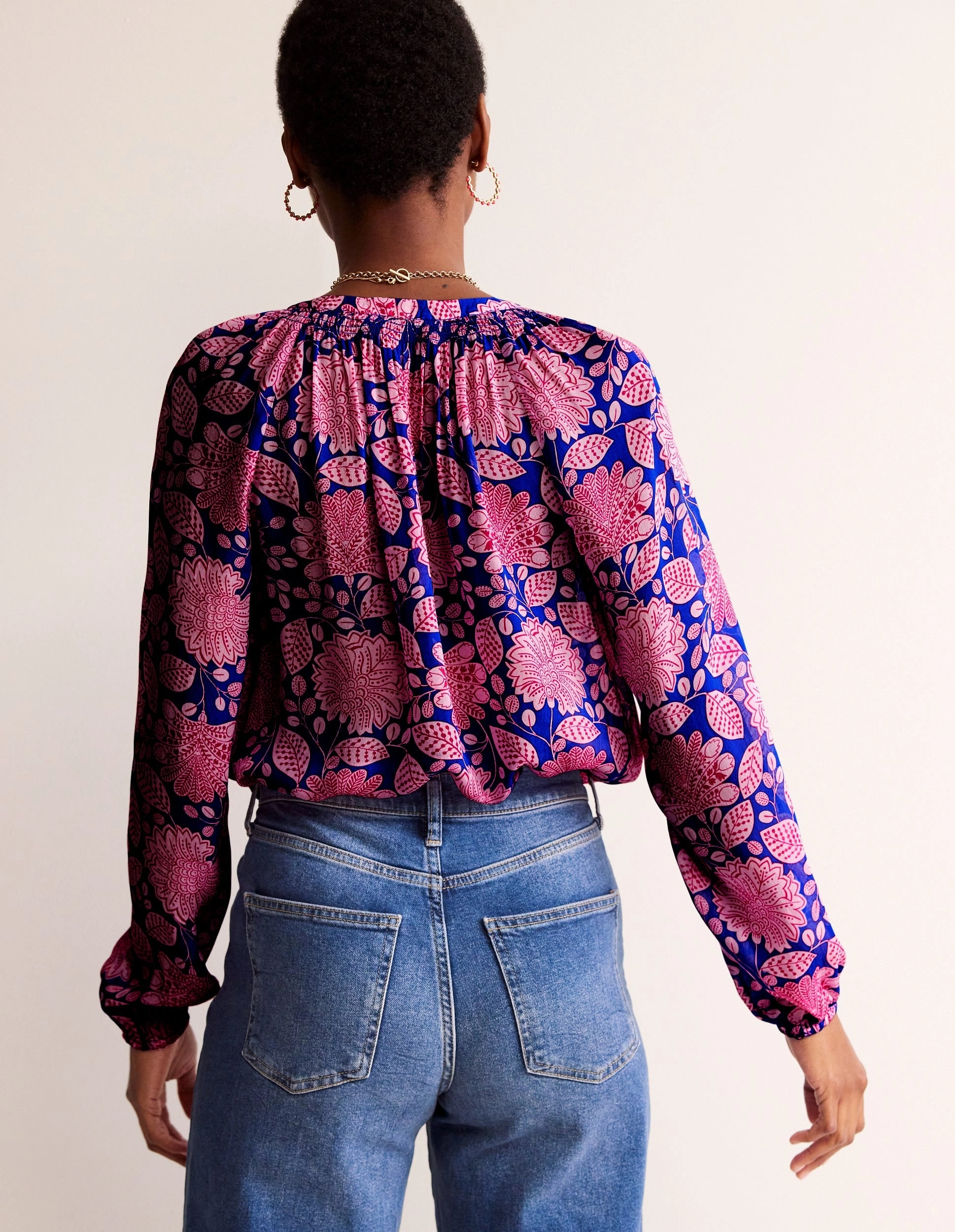 MoistureWickingTechnology Grace Top-Surf The Web, Gardenia Swirl