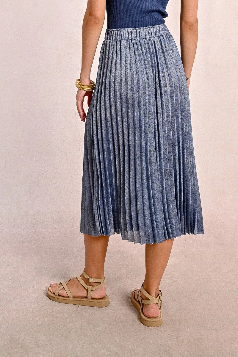 Pleated Knit Maxi Skirt in Iridescent Blue Outfit Mood