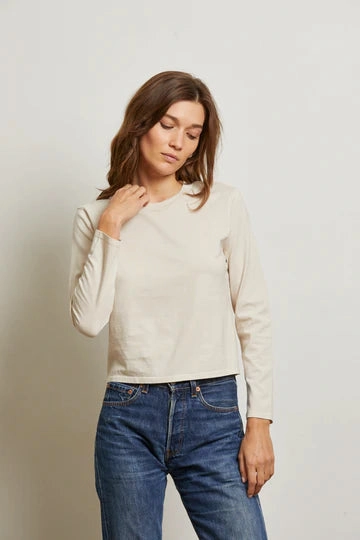 BreathableFabricTech Relaxed Sweatshirt Bruce Long Sleeve Crew Tee in Sugar