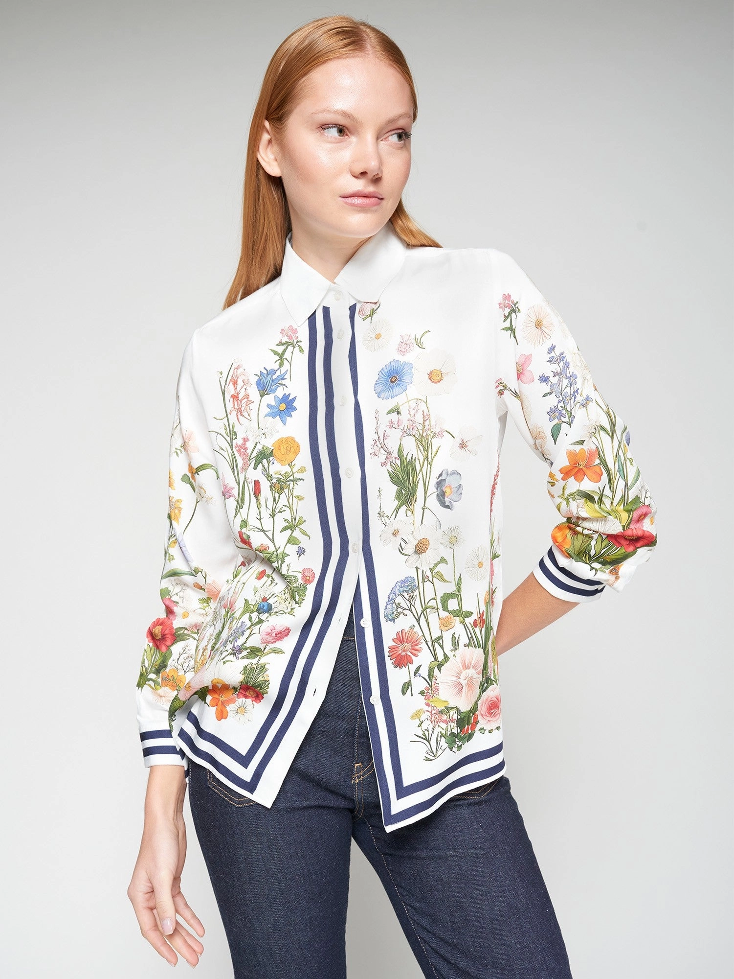 Tea Blouse in White Gatos Print Soft Texture