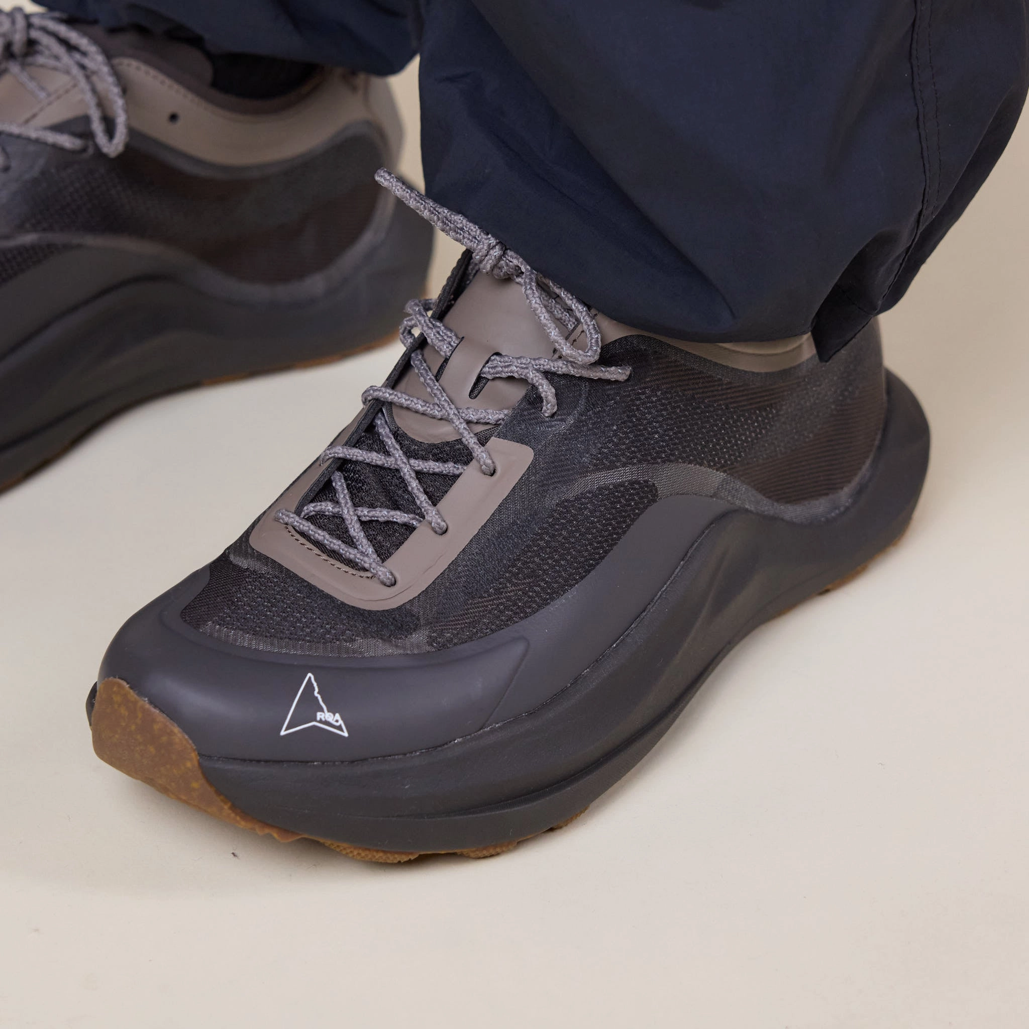 Roa Hiking - Sella Hiking Trainer  - Brown