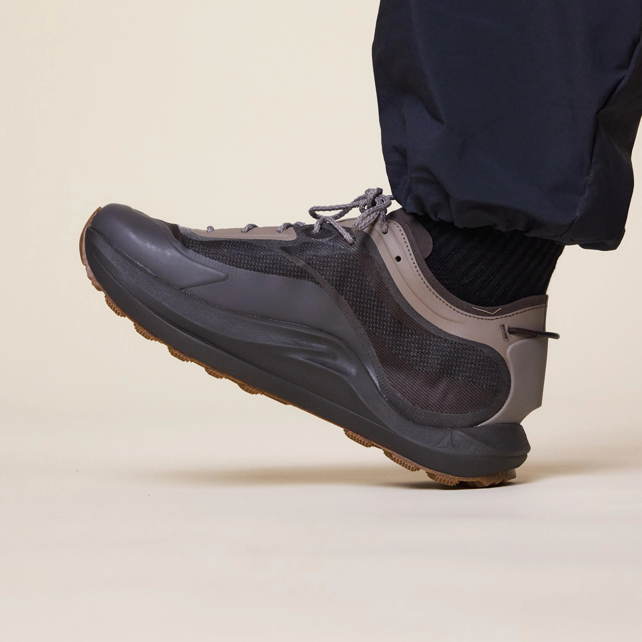 Roa Hiking - Sella Hiking Trainer  - Brown