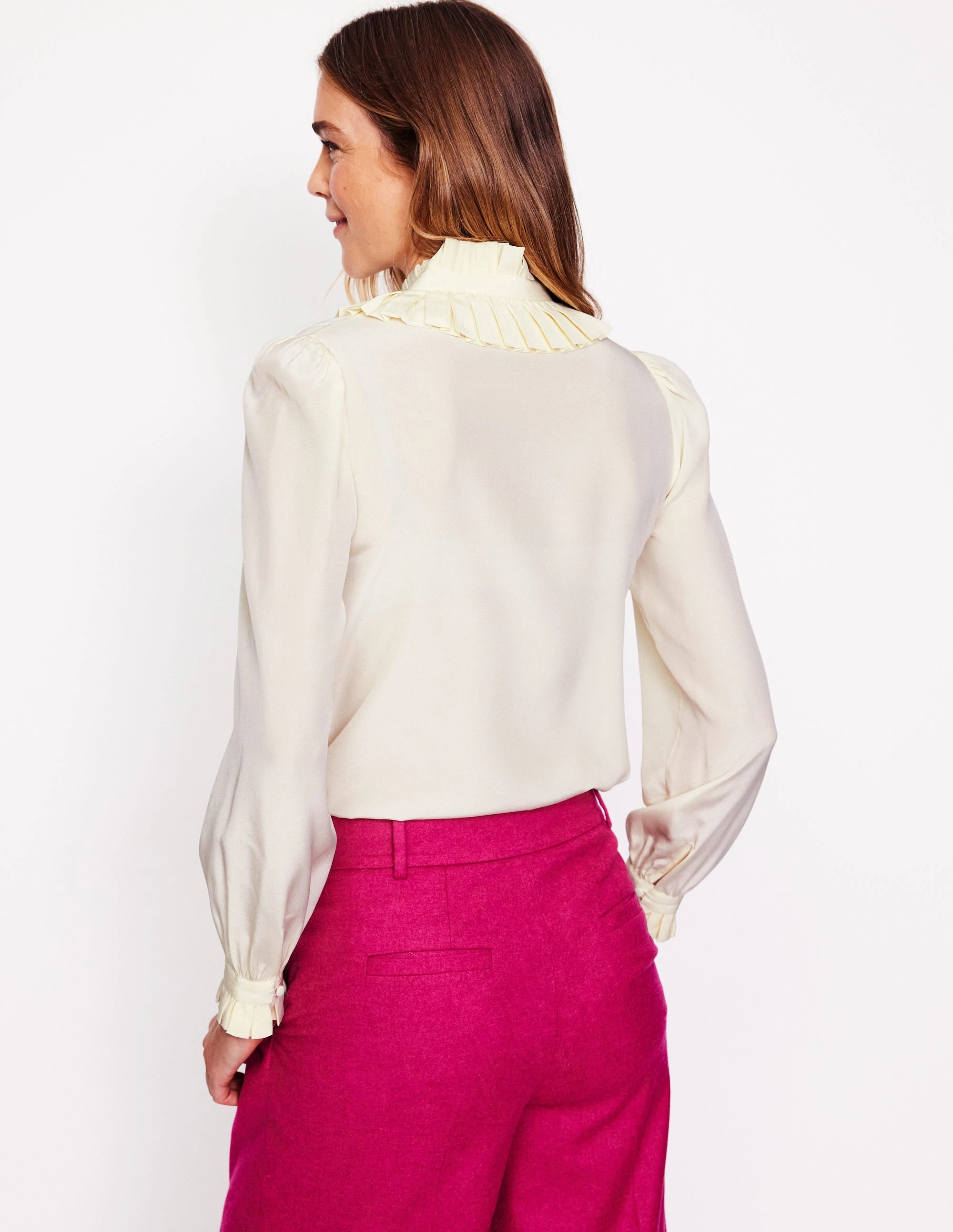 MultipanelLayout Ruffle Collar Silk Blouse-Ivory