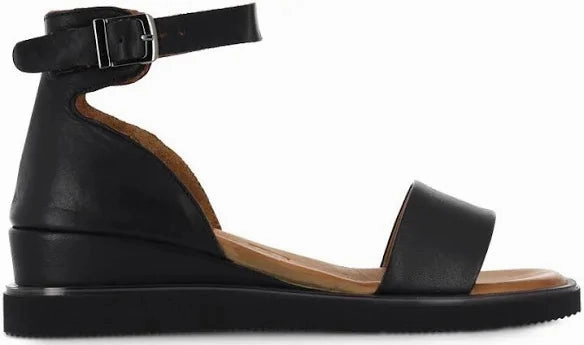 Sala ~ Wimmi ~ Black ~ Coconut ~Leather