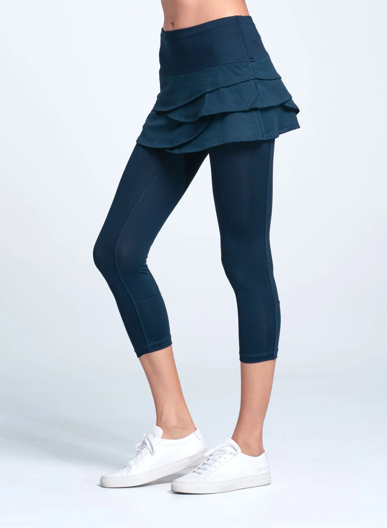 Scallop Capri Subtle Detail