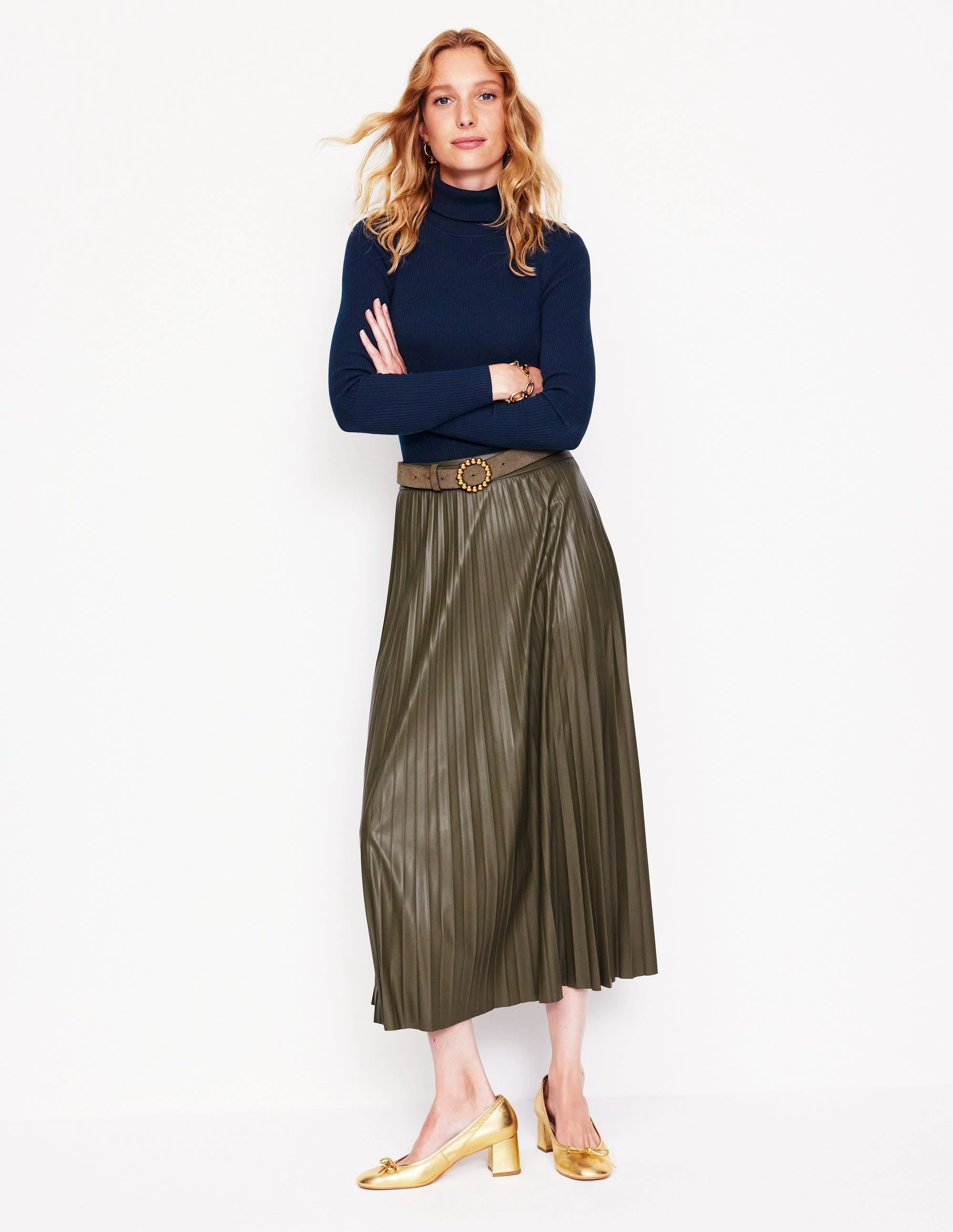 Smart Casual Off Duty Look Catriona Roll Neck Jumper-Navy