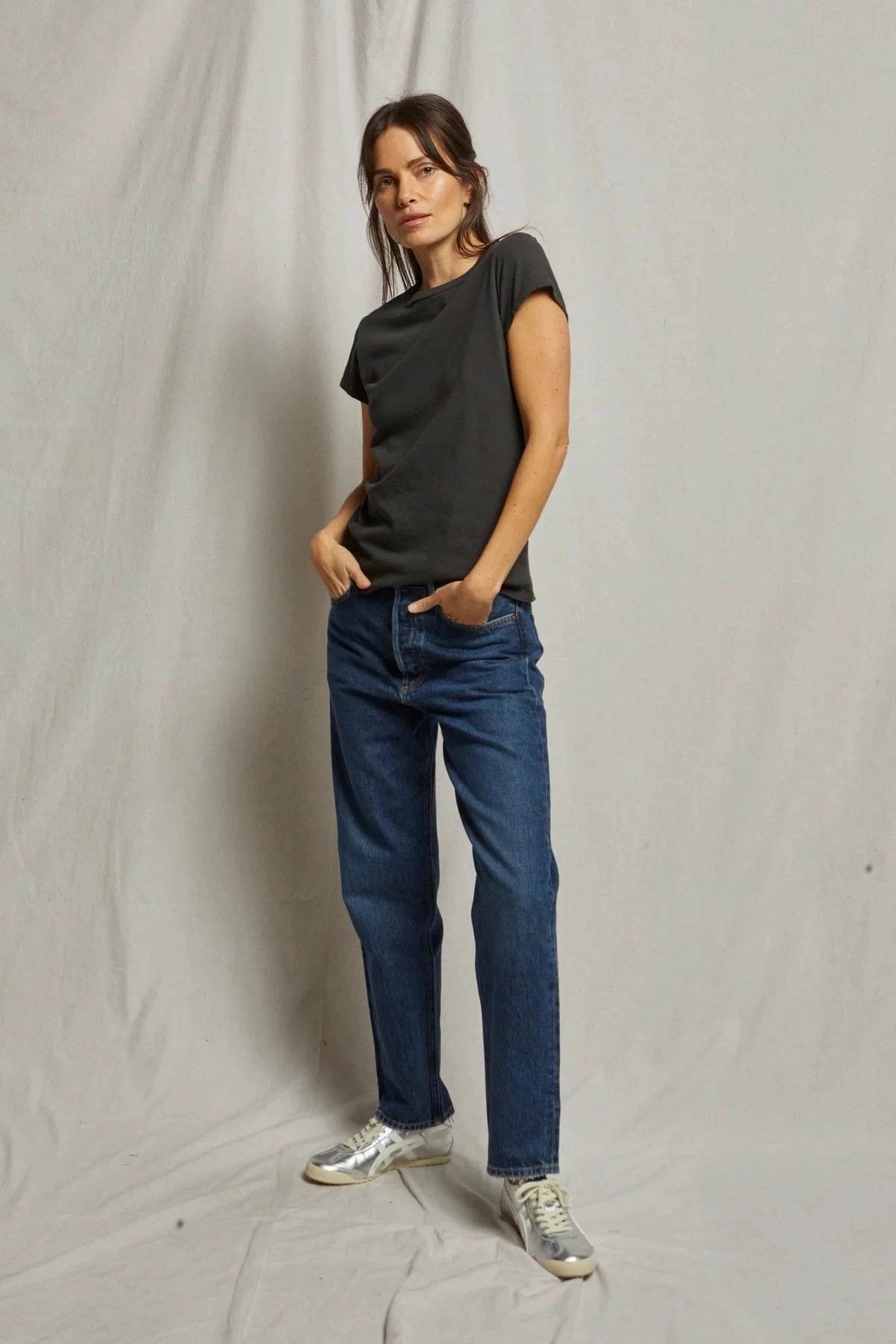 Sheryl Recycled Cotton Baby Tee in Vintage Black Fashionable Fit