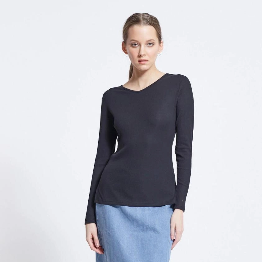 NonIrritatingStitching Reflective Trim Details Ribbed V-neck Tee | Black