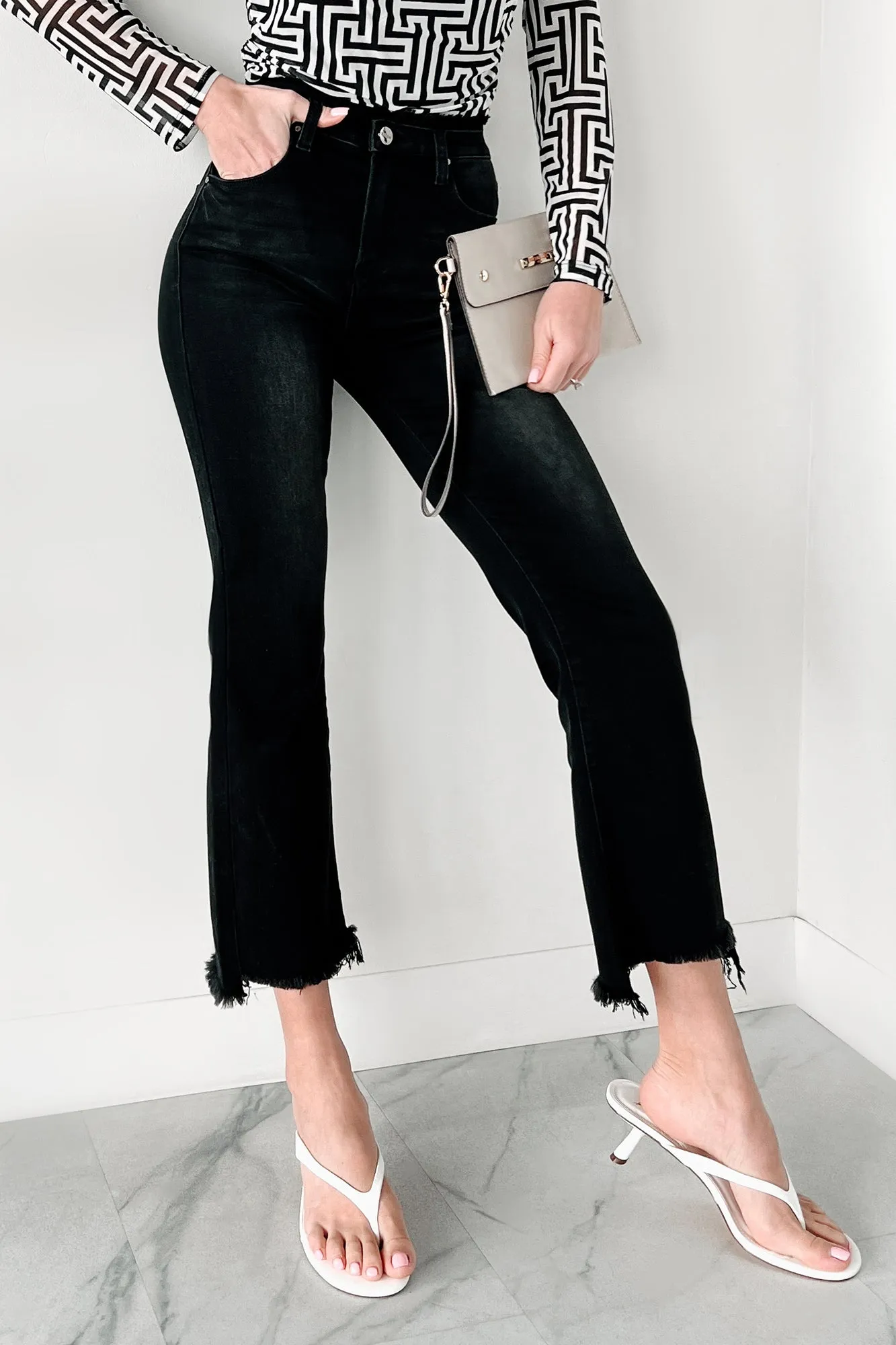 Solid Choice City Walk Comfy Weekend Getaway Stormy Weather Risen Black Washed Cropped Frayed Bootcut Jeans (Black)