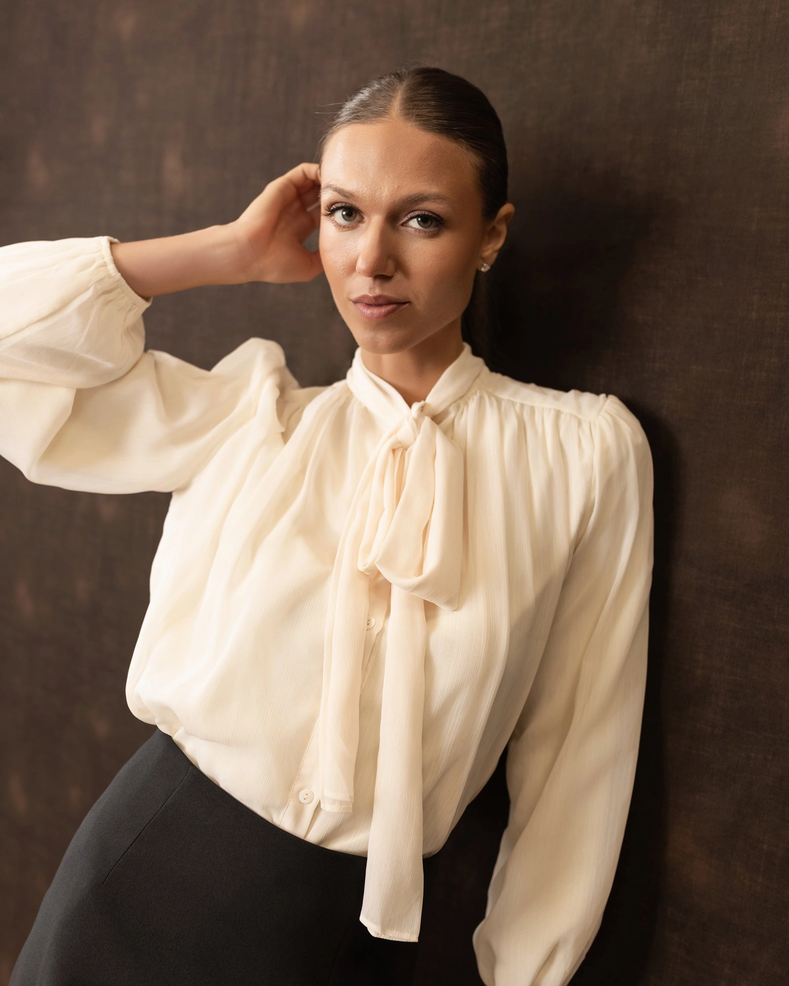 Sofie Blouse | Cream WrinkleFree Finish
