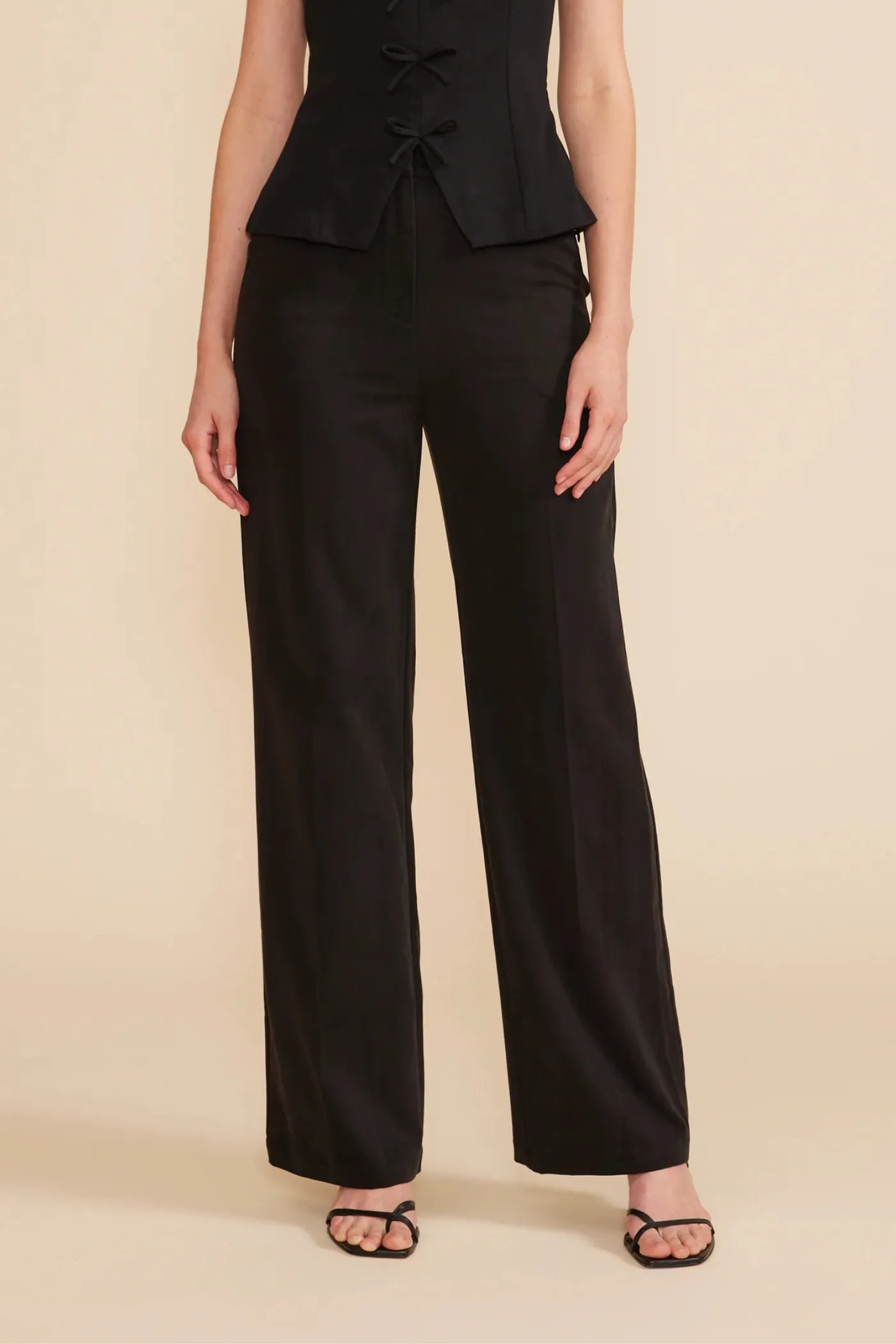 NonRestrictiveCut Core Basic VALLI WIDE-LEG PANTS