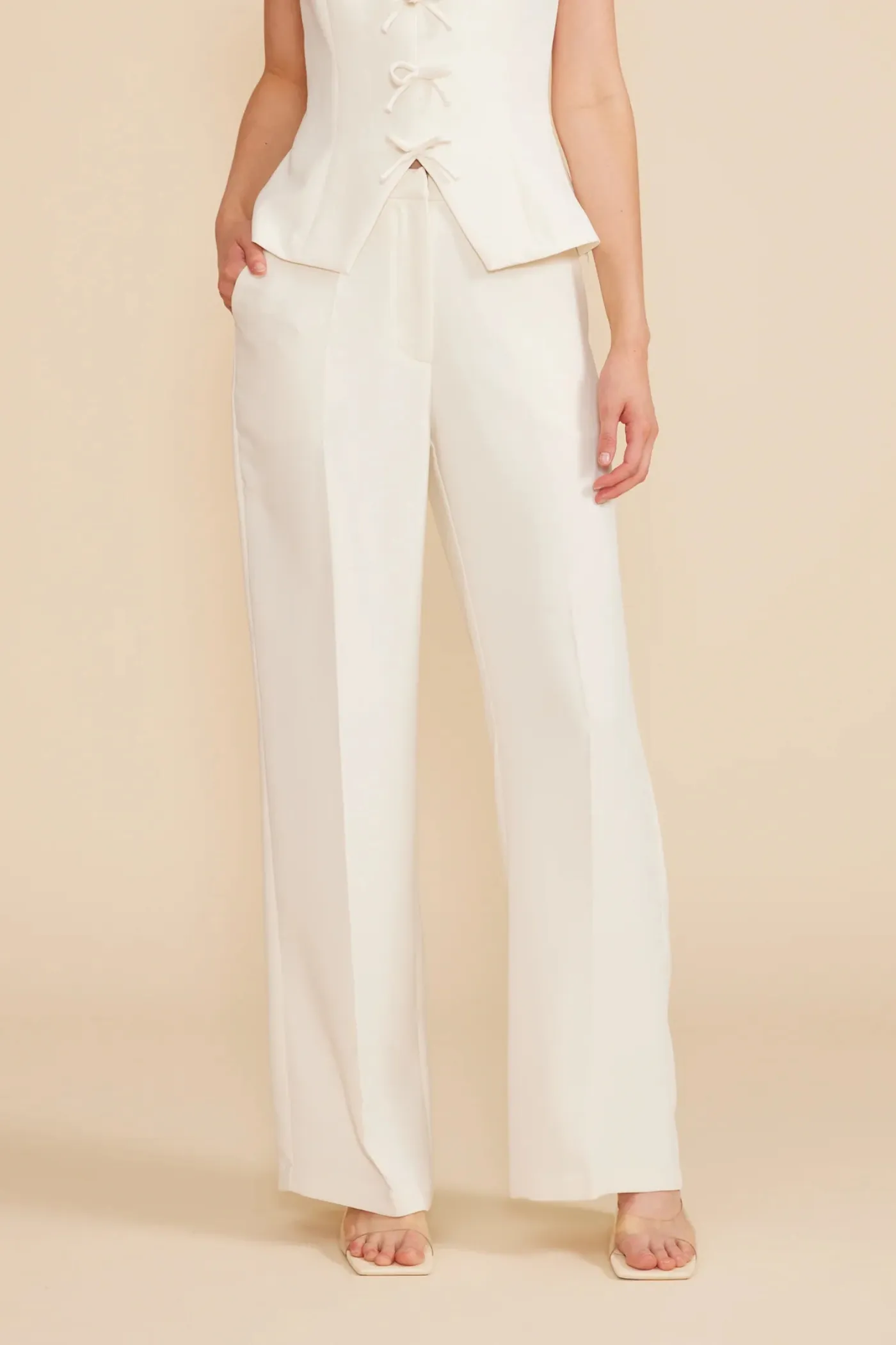 VALLI WIDE-LEG PANTS Flattering Look Chill Comfort
