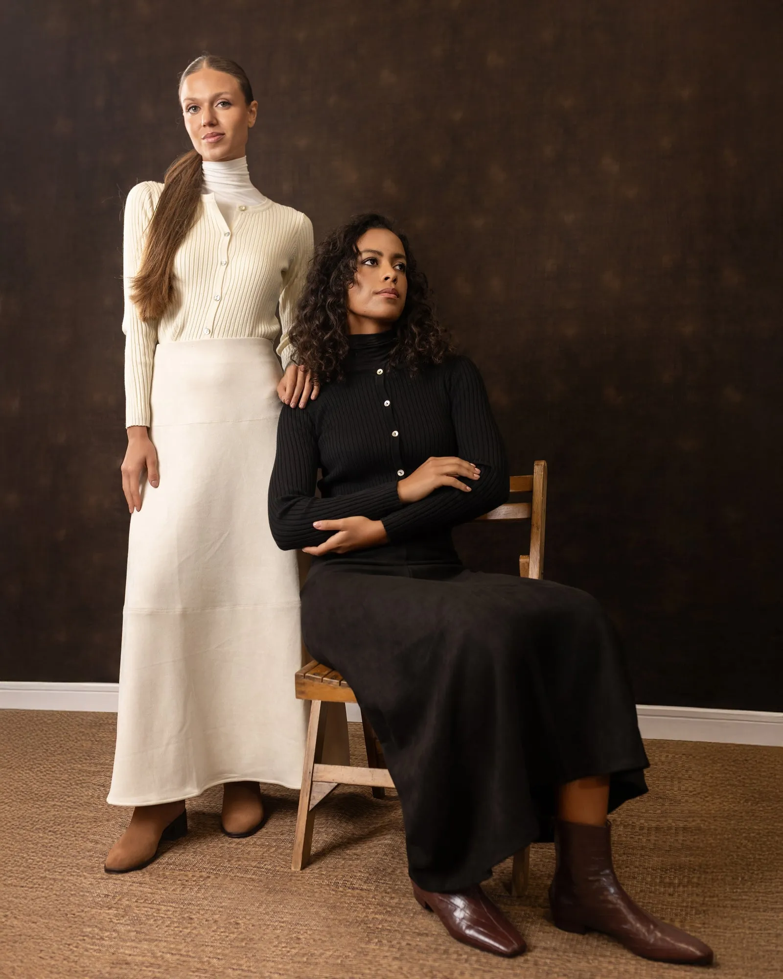 NoBuckleDesign Suede Circle Maxi | Black