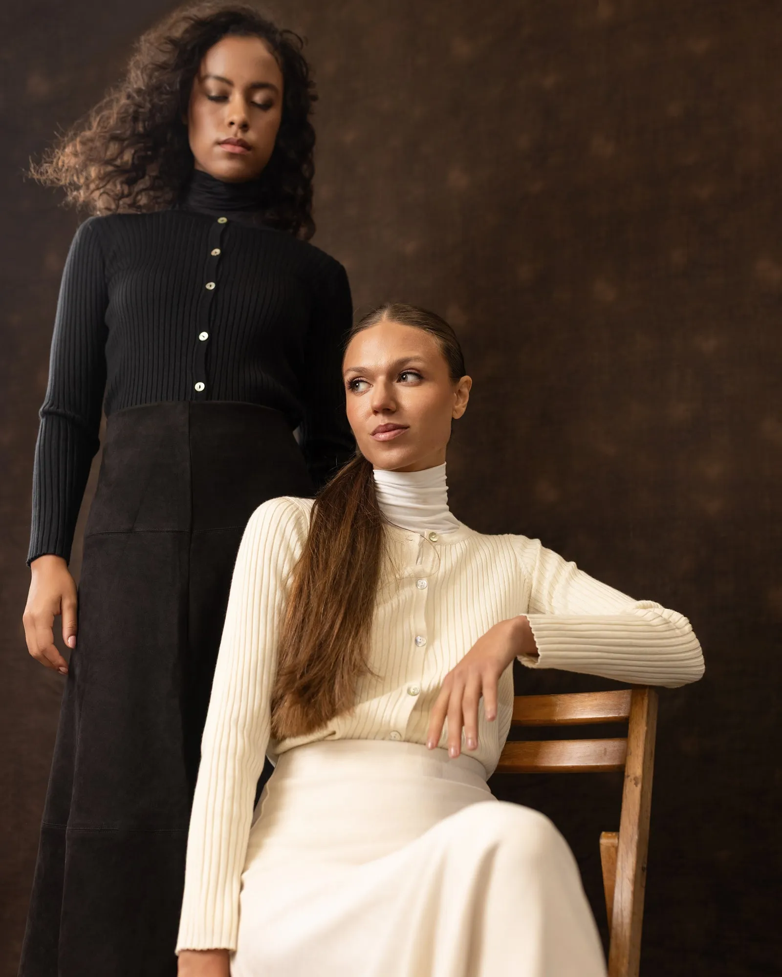 Multi Use Suede Circle Maxi | Black