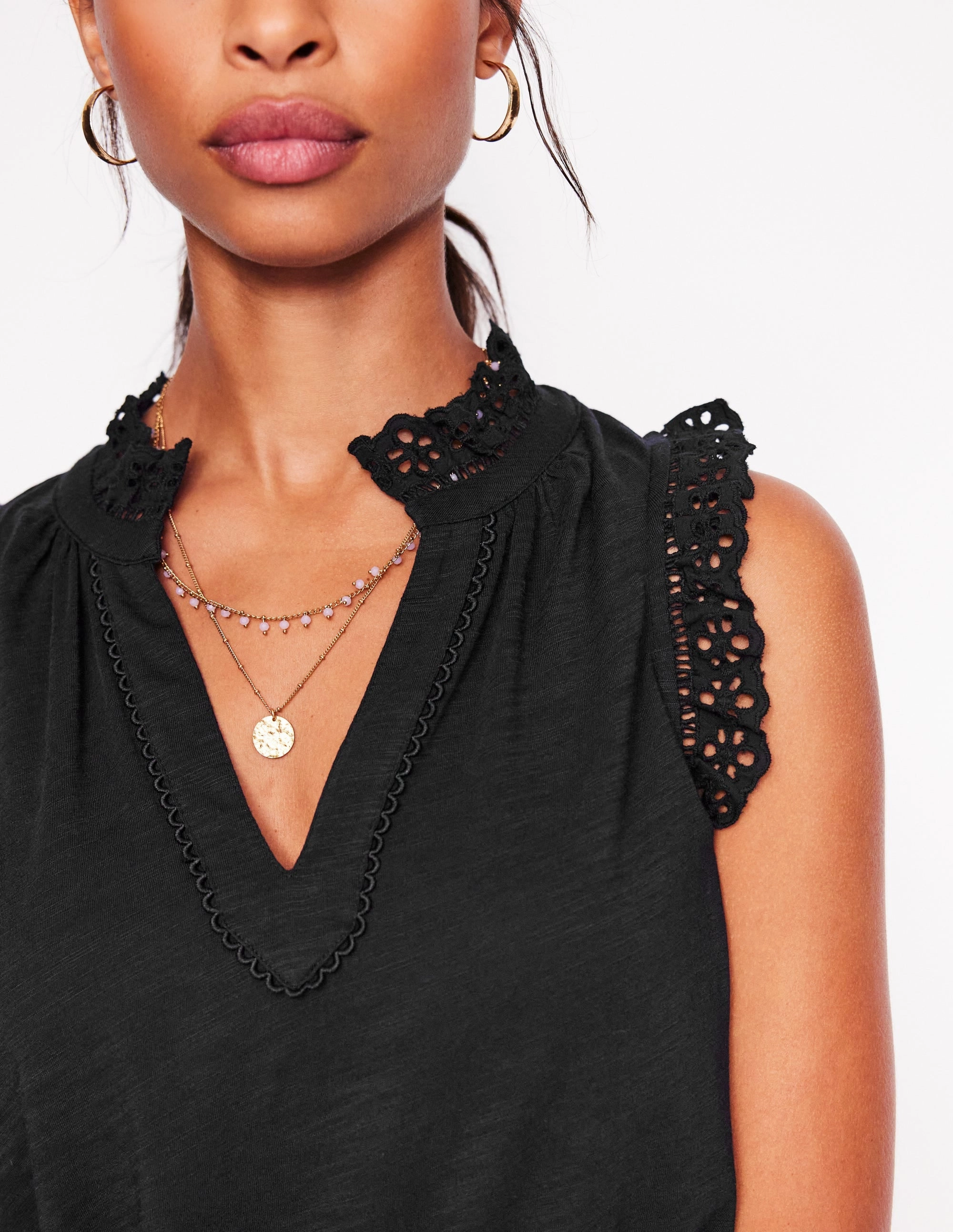 Pocket Reinforcement Aria Broderie Trim Vest-Black