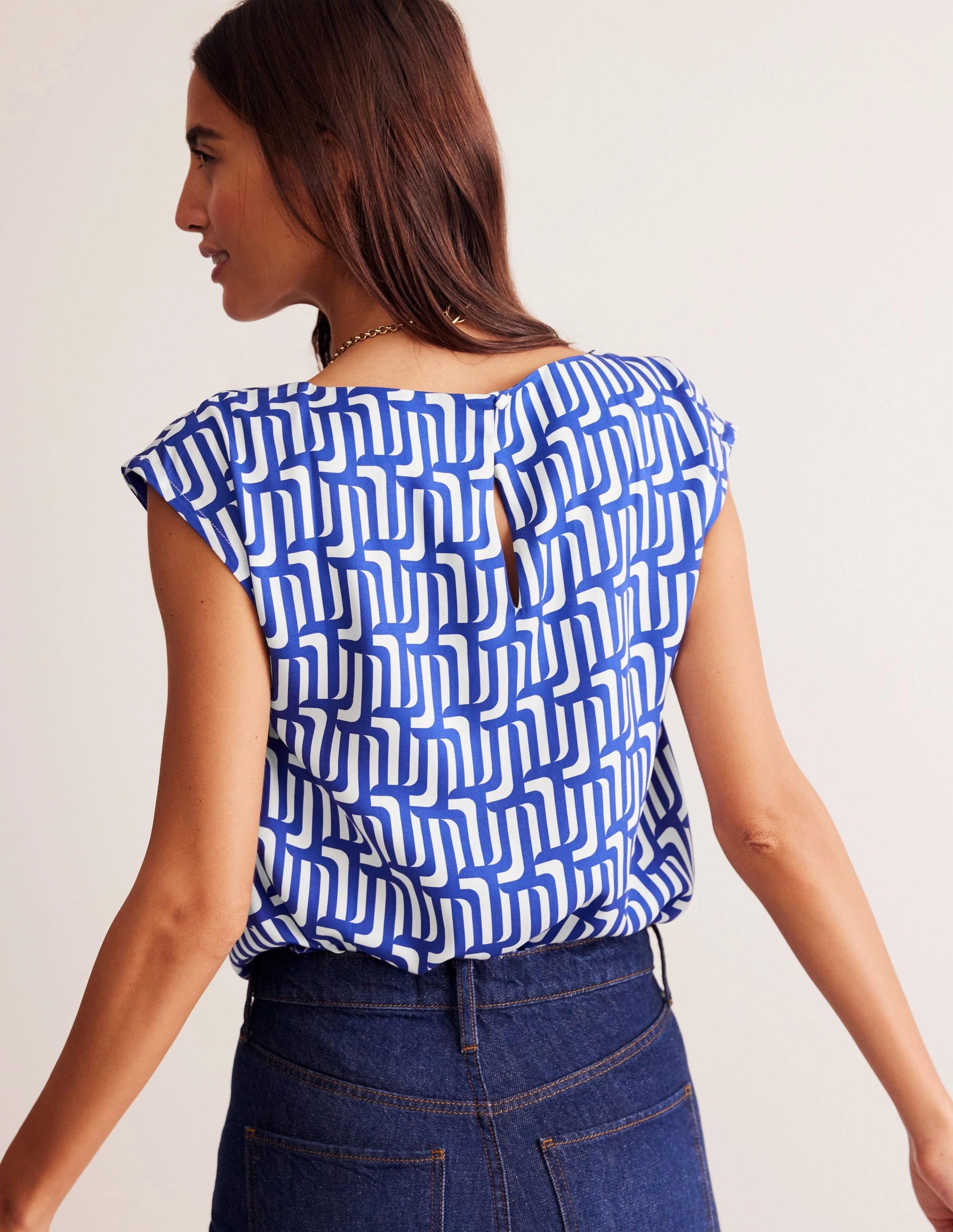 Stretch Weave Construction Modern Shell Top-Sapphire Blue, Falling Geo