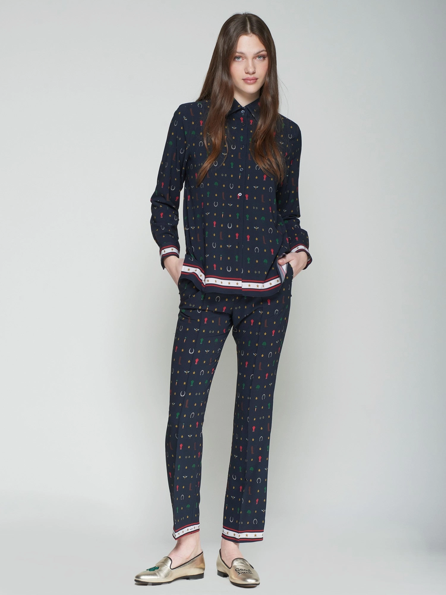 Tea Shirt in Navy Equestrian Print OdorResistantTreatment WaffleWeave