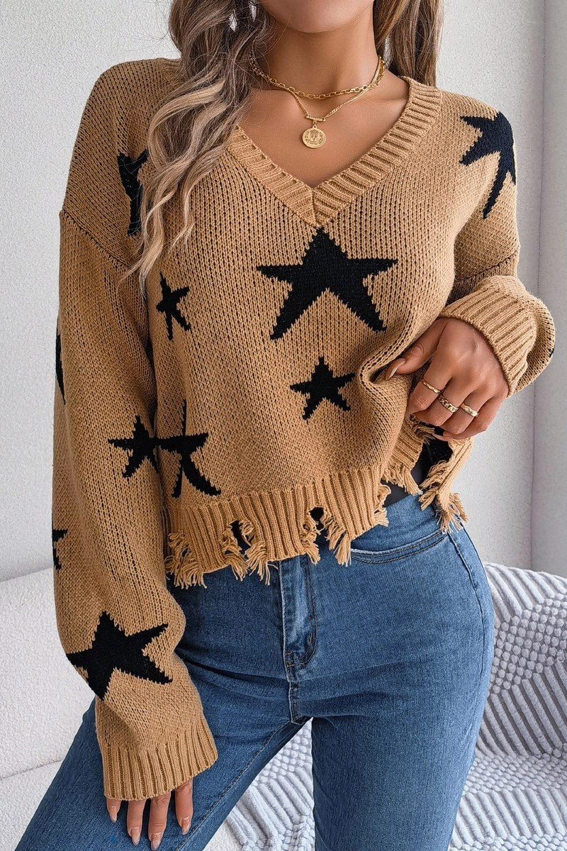 Non Restrictive Cut BreathableMaterial WOMEN STAR PRINTING DISTRESSED HEM KNIT SWEATER