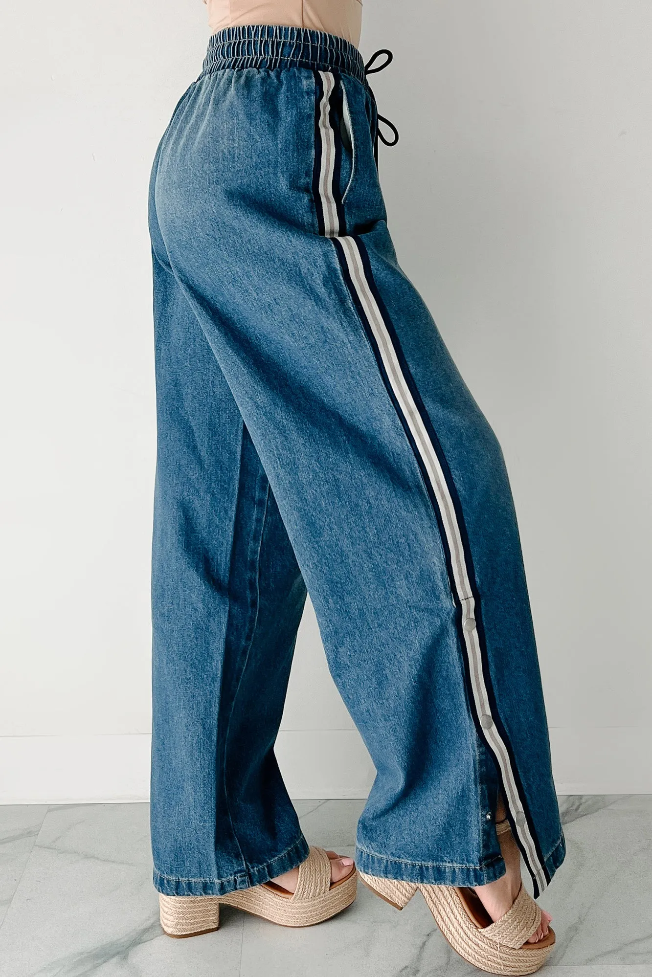 Betsy Almost Famous Wide Leg Drawstring Waist Jeans (Medium) Outdoor Casual