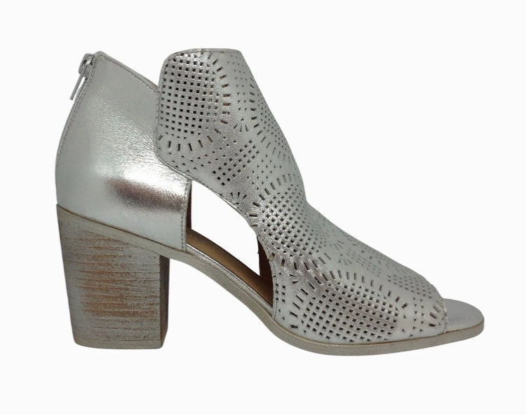 Top End Getit ~ Black ~ Tan ~ Silver