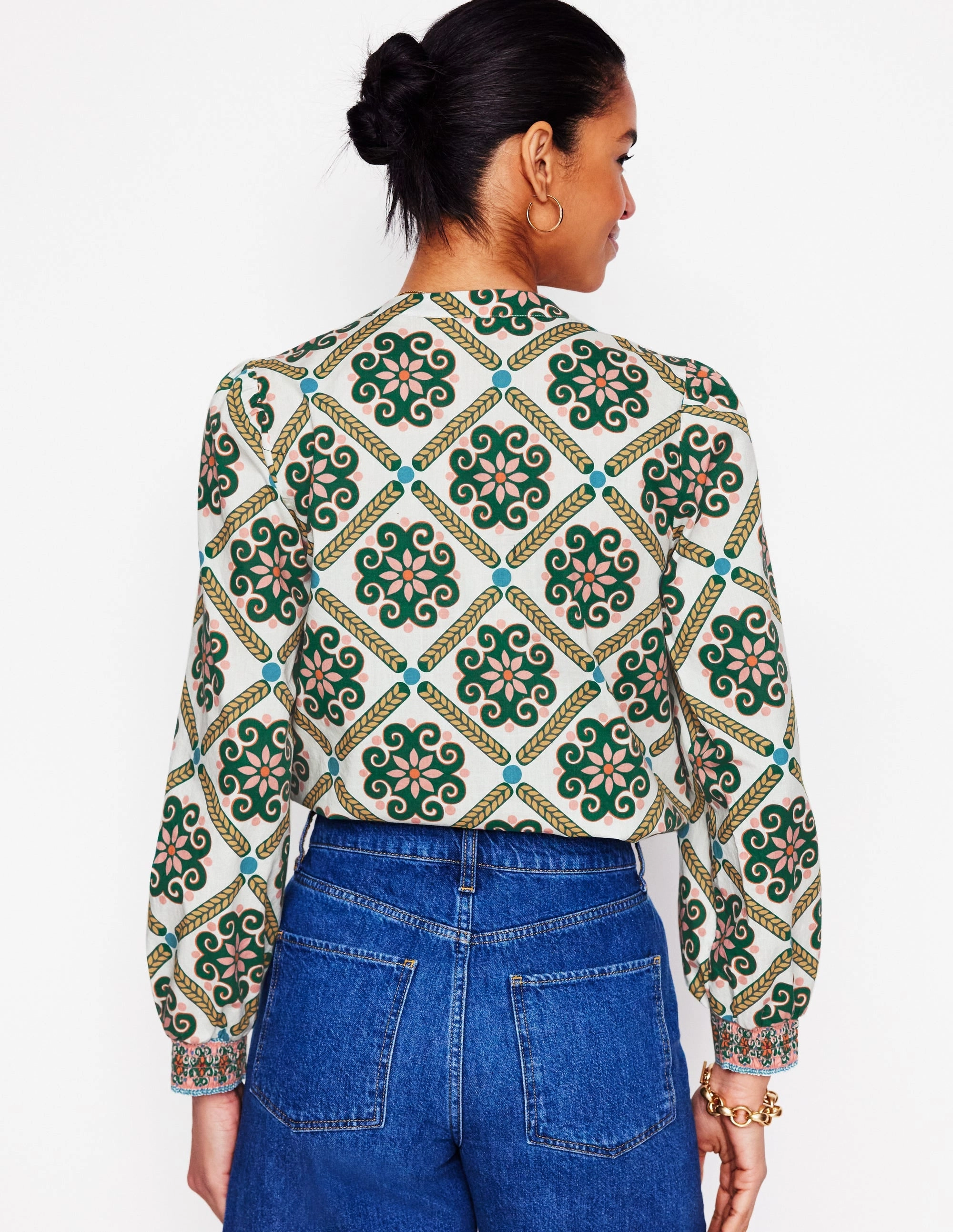 Odor Resistant Fabric Cotton Notch Neck Top-Ivory, Baroque Tile