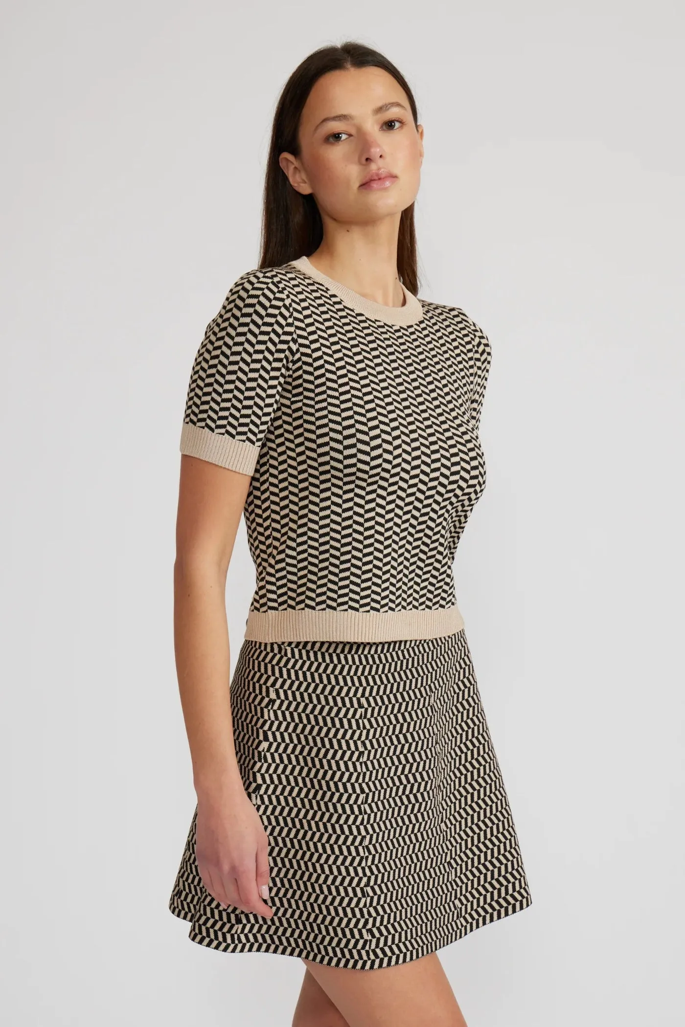 Invisible Seams Smooth Motion WARREN PIP KNIT SKIRT