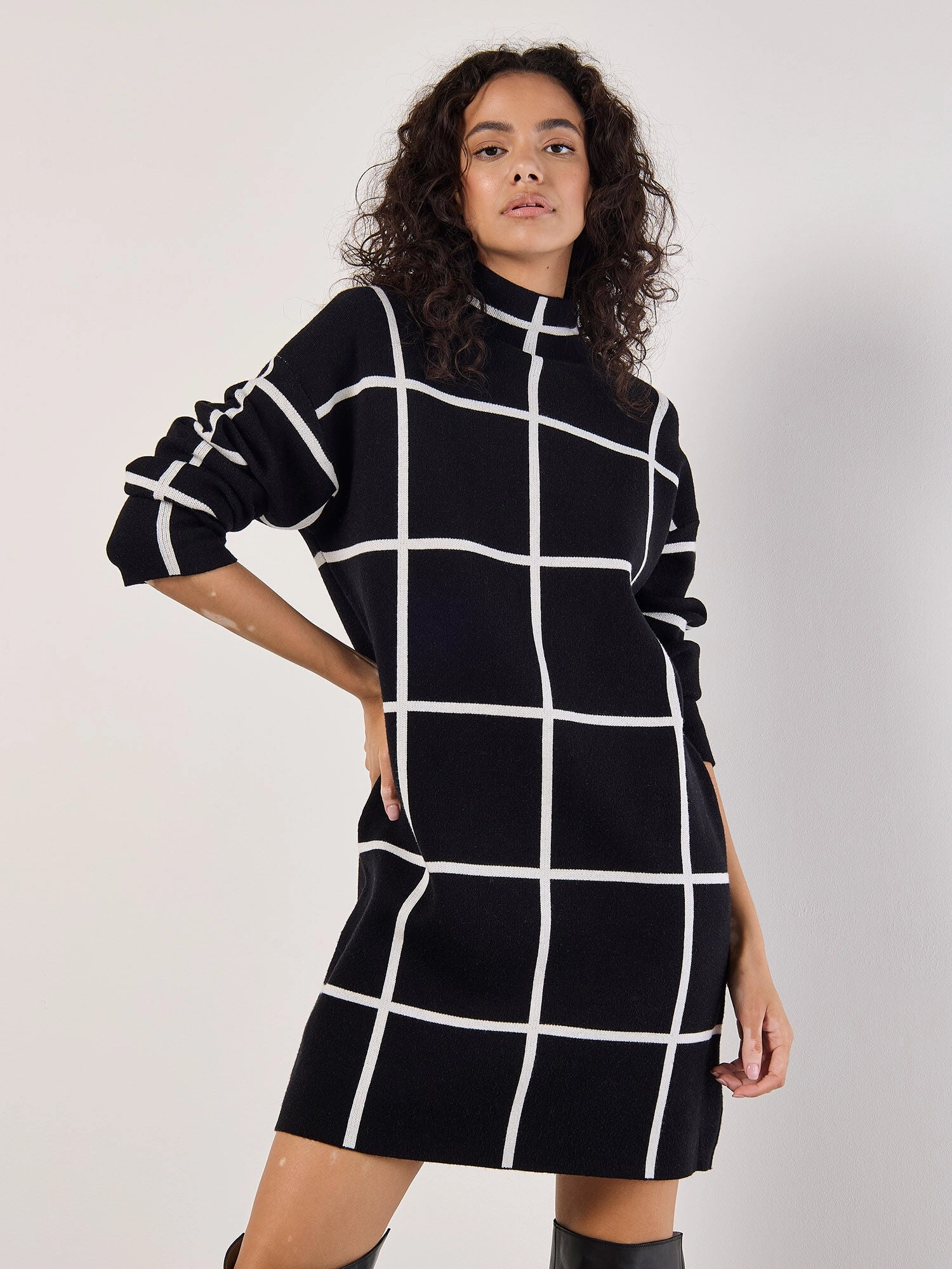 Windowpane Sweater Dress in Black Multi Pocket Functional Design Everyday Comfort