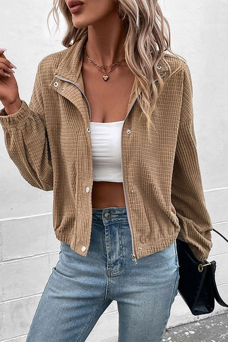 Tapered Cut Minimalist Silhouette WOMEN HIGH NECK PLAID QUILTED BUTTON UP JACKET